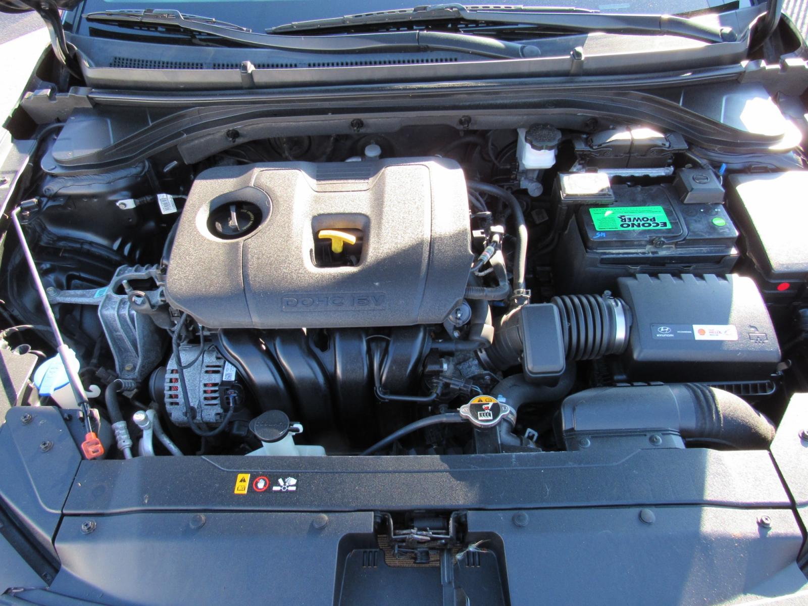 2019 BLACK /Gray Hyundai Elantra Limited (5NPD84LF7KH) with an 1.8L L4 DOHC 16V engine, 6A transmission, located at 215 Milton St, Dedham, MA, 02026, (781) 329-5144, 42.241905, -71.157295 - Photo #12