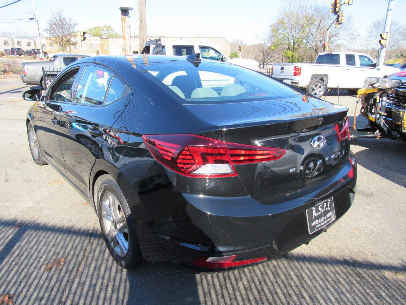2019 BLACK /Gray Hyundai Elantra Limited (5NPD84LF7KH) with an 1.8L L4 DOHC 16V engine, 6A transmission, located at 215 Milton St, Dedham, MA, 02026, (781) 329-5144, 42.241905, -71.157295 - This nice compact runs like new. All ASPI Motor Cars Vehicles are fully serviced before they are delivered to assure the highest quality used vehicles. Comes with a 3/3 warranty included in the price. Call for details. - Photo #4