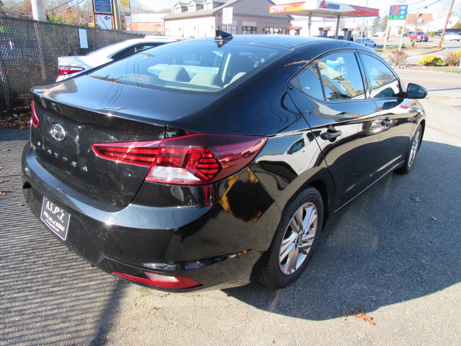 2019 BLACK /Gray Hyundai Elantra Limited (5NPD84LF7KH) with an 1.8L L4 DOHC 16V engine, 6A transmission, located at 215 Milton St, Dedham, MA, 02026, (781) 329-5144, 42.241905, -71.157295 - This nice compact runs like new. All ASPI Motor Cars Vehicles are fully serviced before they are delivered to assure the highest quality used vehicles. Comes with a 3/3 warranty included in the price. Call for details. - Photo #6