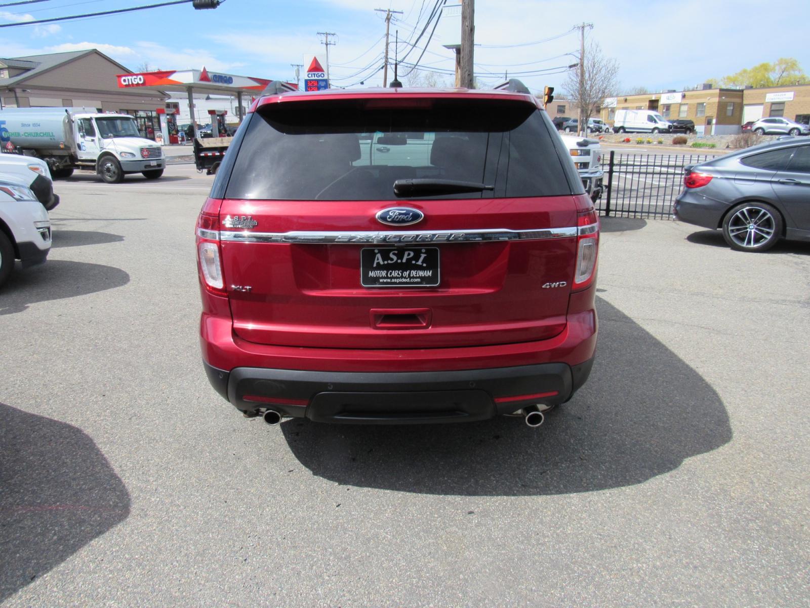2013 Burgandy /Black Ford Explorer XLT 4WD (1FM5K8D81DG) with an 3.5L V6 DOHC 24V engine, 6-Speed Automatic transmission, located at 215 Milton St, Dedham, MA, 02026, (781) 329-5144, 42.241905, -71.157295 - This nice SUV has room for the hole family. 7 Passenger leather interior. Runs like new. All ASPI Motor Cars vehicles are fully serviced and certified. Comes with a 3/3 nationwide warranty included in the price. Call for details. - Photo #5