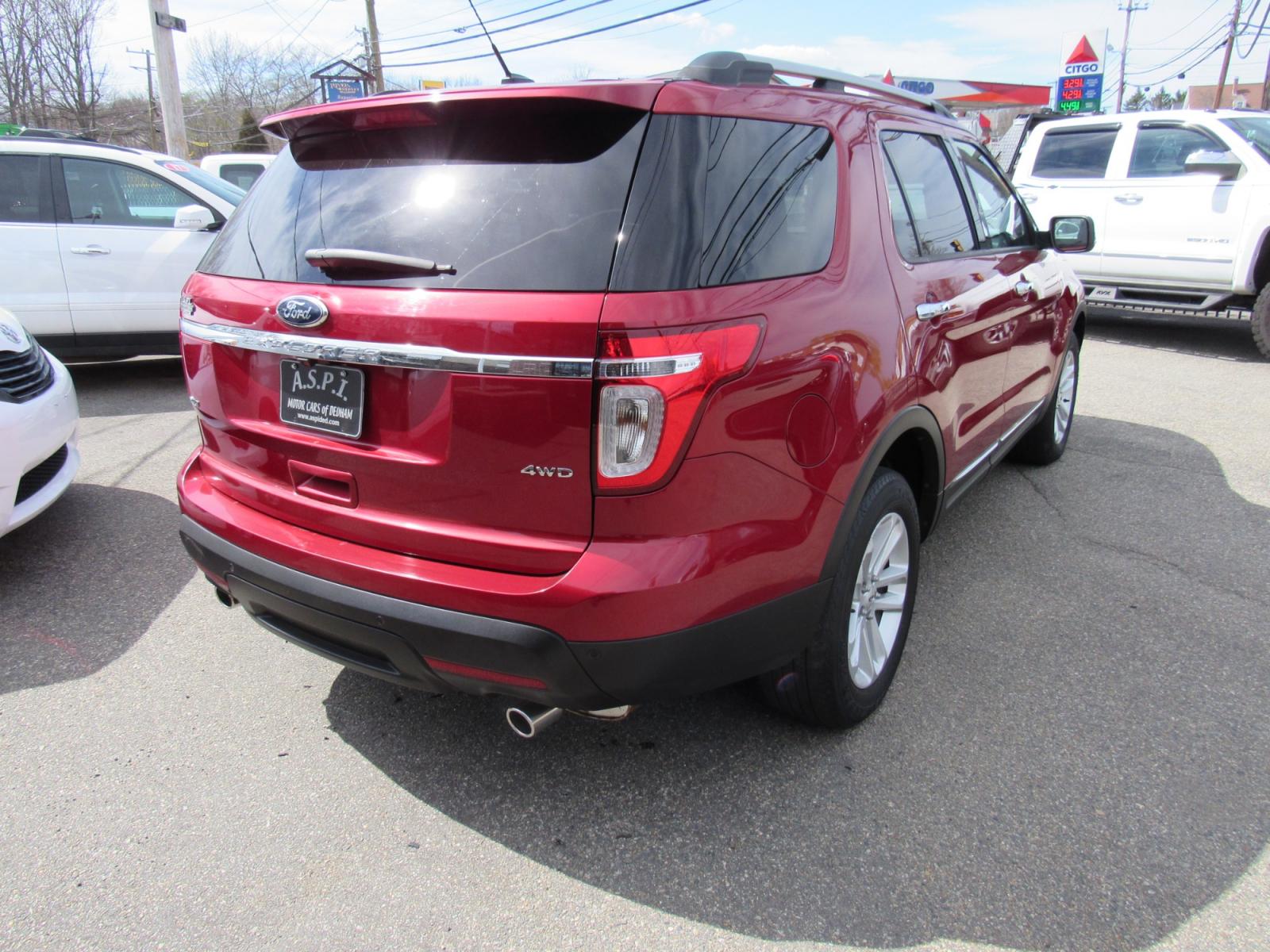 2013 Burgandy /Black Ford Explorer XLT 4WD (1FM5K8D81DG) with an 3.5L V6 DOHC 24V engine, 6-Speed Automatic transmission, located at 215 Milton St, Dedham, MA, 02026, (781) 329-5144, 42.241905, -71.157295 - This nice SUV has room for the hole family. 7 Passenger leather interior. Runs like new. All ASPI Motor Cars vehicles are fully serviced and certified. Comes with a 3/3 nationwide warranty included in the price. Call for details. - Photo #6