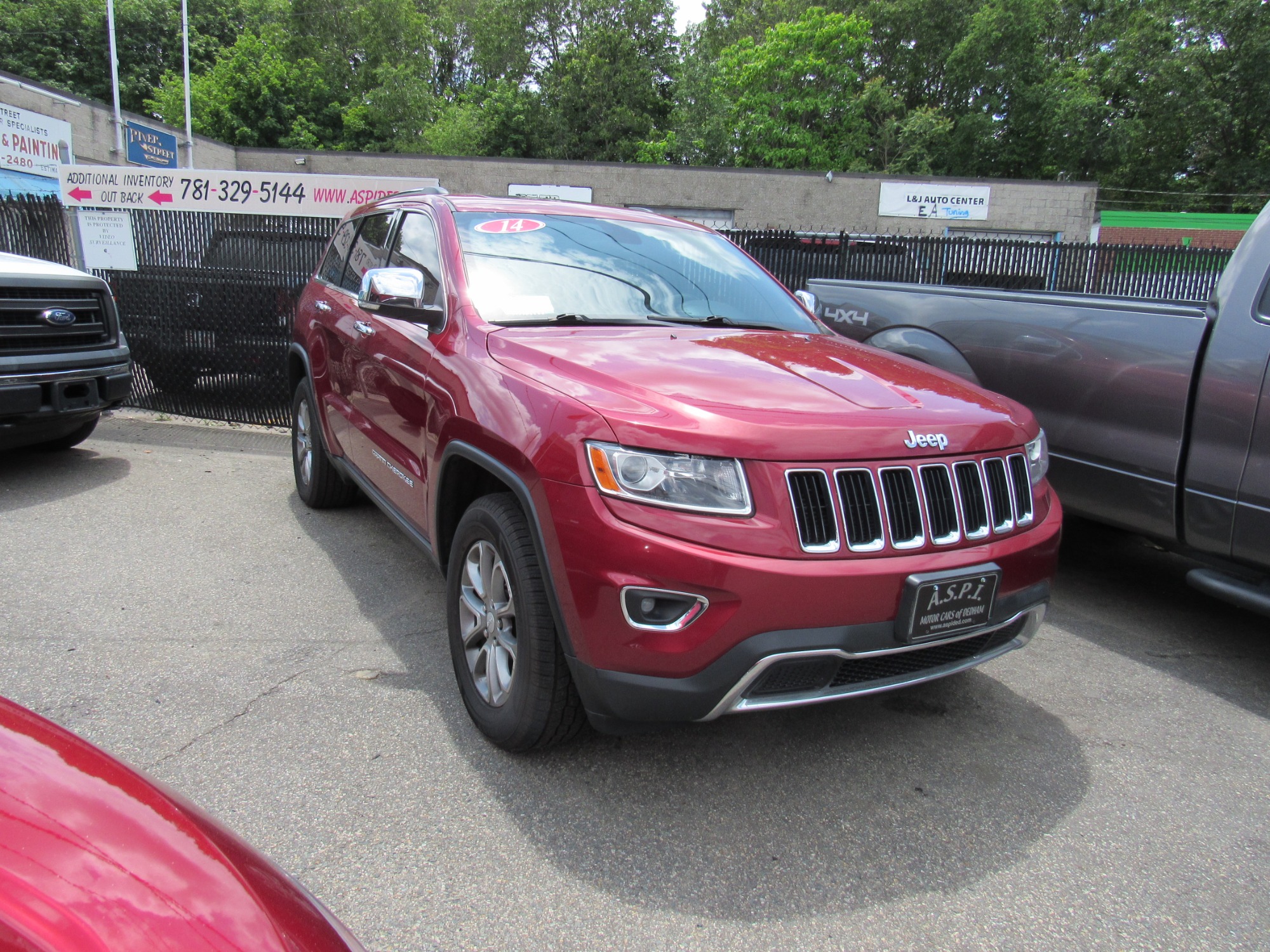 photo of 2014 Jeep Grand Cherokee Limited 4WD