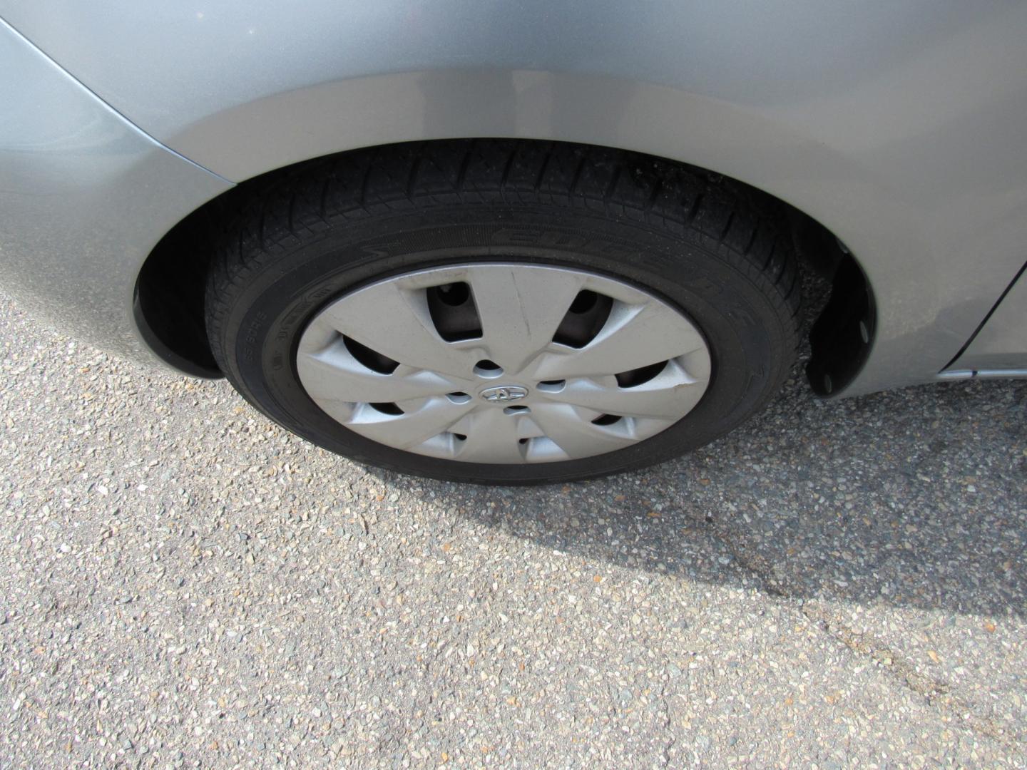 2010 Toyota Yaris (JTDJT4K30A5) , Automatic transmission, located at 215 Milton St, Dedham, MA, 02026, (781) 329-5144, 42.241905, -71.157295 - Photo#9