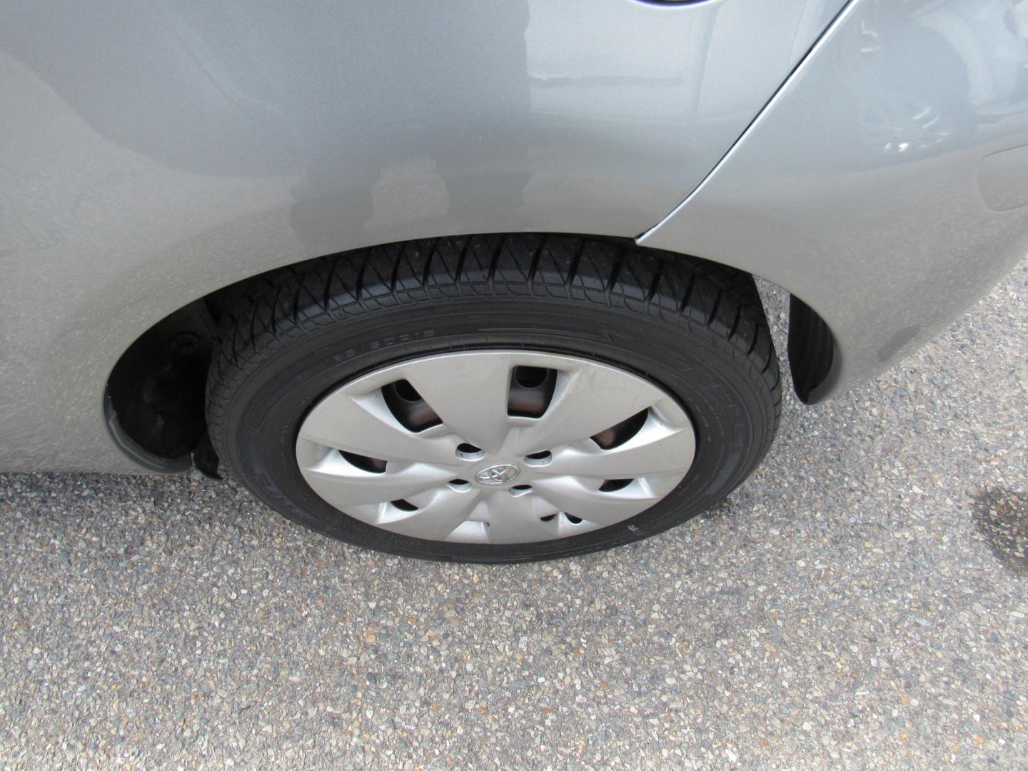 2010 Toyota Yaris (JTDJT4K30A5) , Automatic transmission, located at 215 Milton St, Dedham, MA, 02026, (781) 329-5144, 42.241905, -71.157295 - Photo#10
