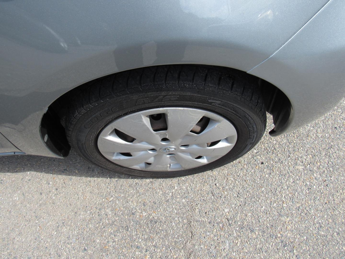 2010 Toyota Yaris (JTDJT4K30A5) , Automatic transmission, located at 215 Milton St, Dedham, MA, 02026, (781) 329-5144, 42.241905, -71.157295 - Photo#8