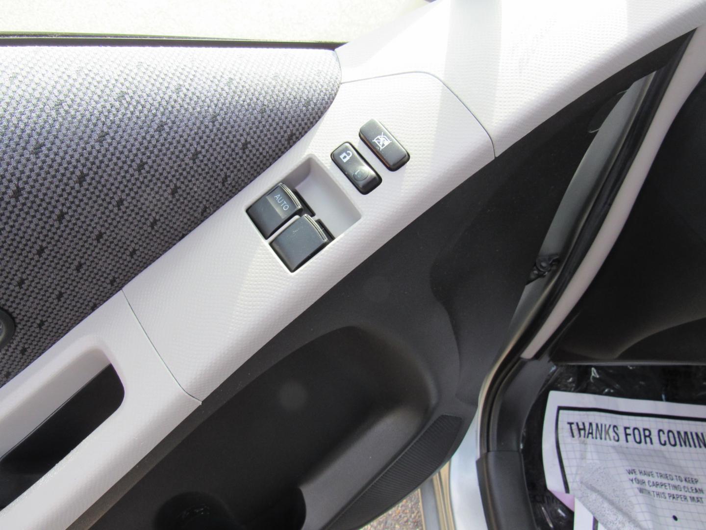 2010 Toyota Yaris (JTDJT4K30A5) , Automatic transmission, located at 215 Milton St, Dedham, MA, 02026, (781) 329-5144, 42.241905, -71.157295 - Photo#15