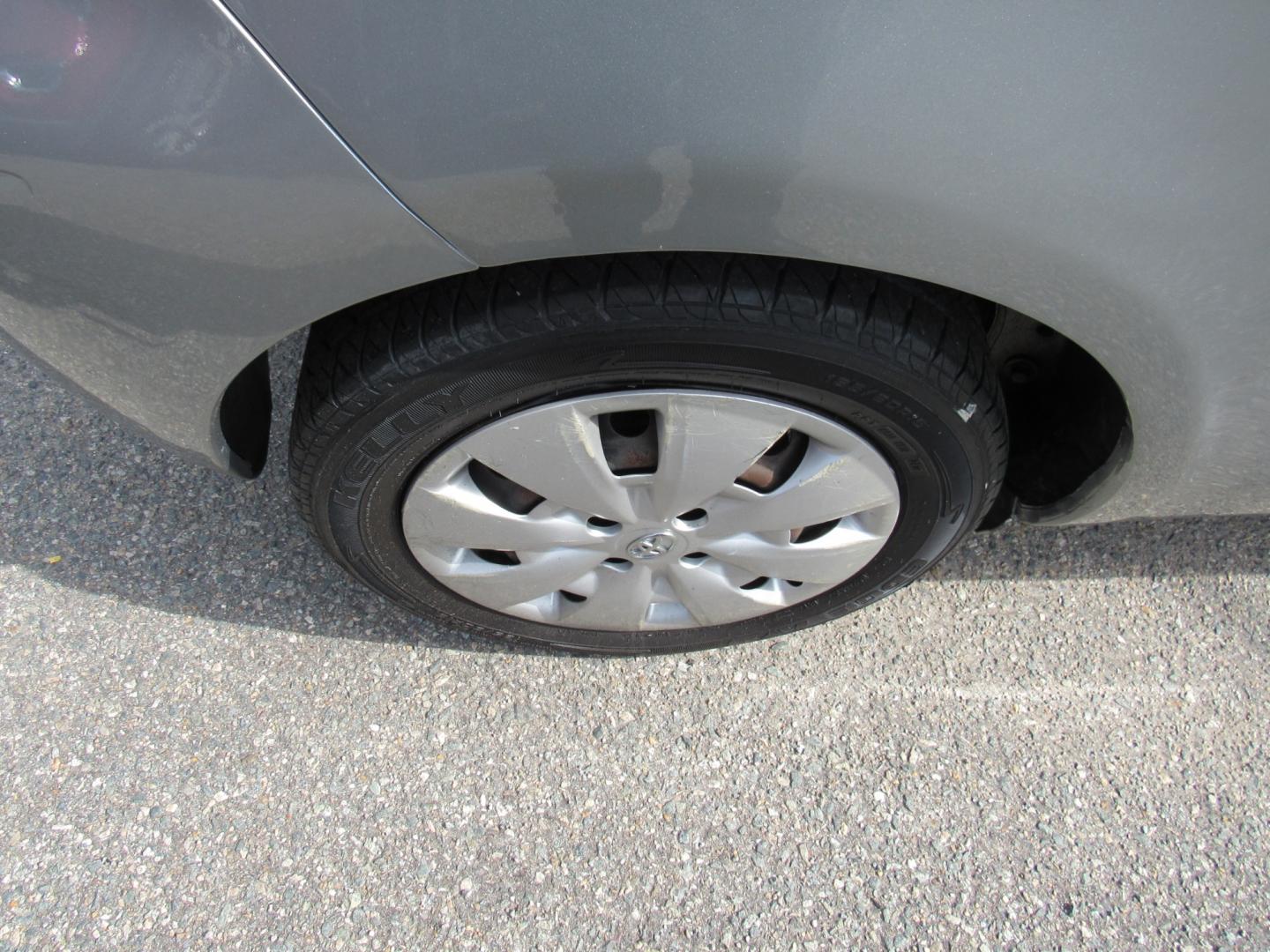 2010 Toyota Yaris (JTDJT4K30A5) , Automatic transmission, located at 215 Milton St, Dedham, MA, 02026, (781) 329-5144, 42.241905, -71.157295 - Photo#7