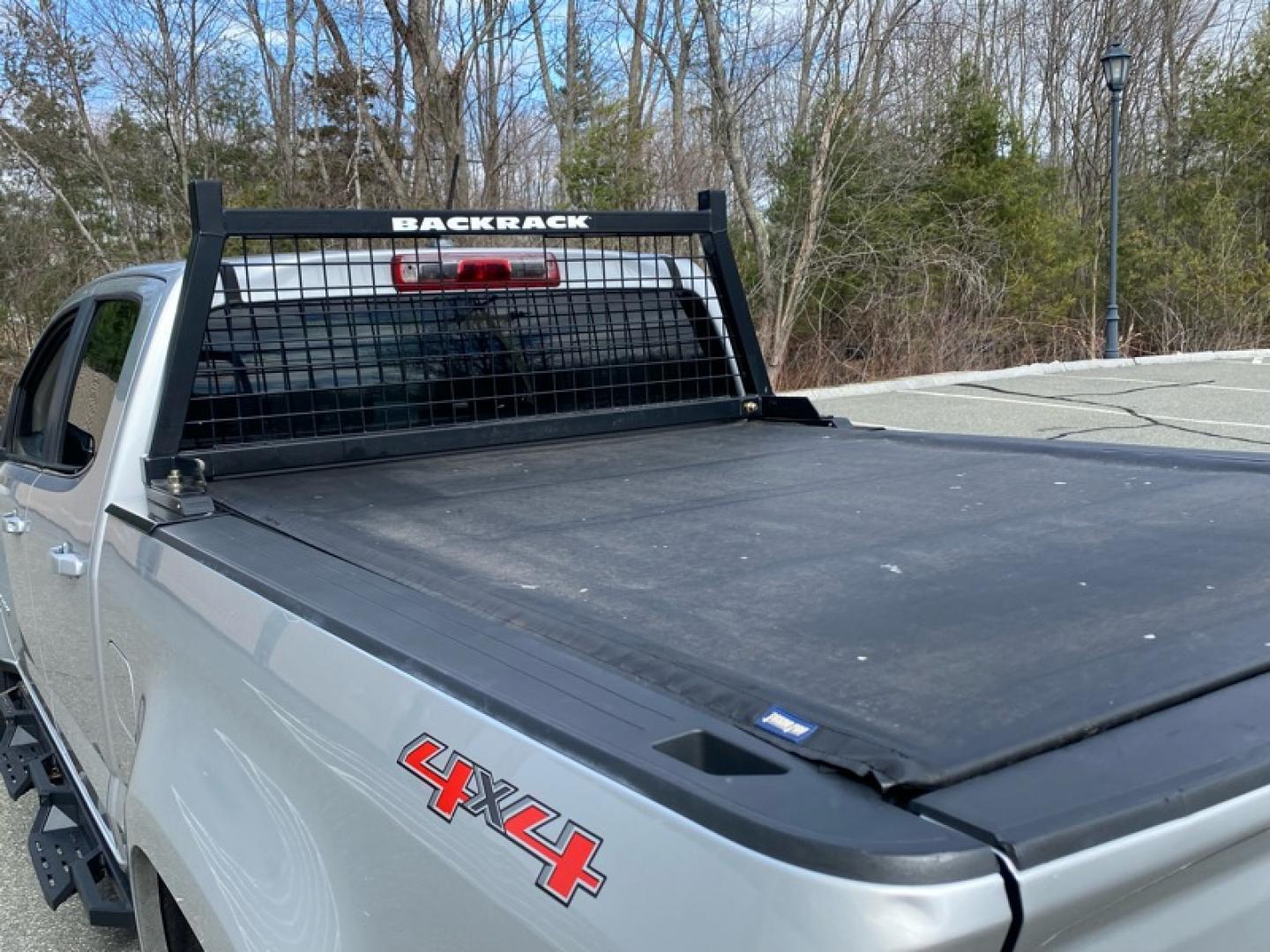 2016 Silver /Grey Chevrolet Colorado Work Truck Crew Cab 4WD Short Box (1GCGTBE33G1) with an 3.6L V6 DOHC 24V GAS engine, 6A transmission, located at 215 Milton St, Dedham, MA, 02026, (781) 329-5144, 42.241905, -71.157295 - Photo#20