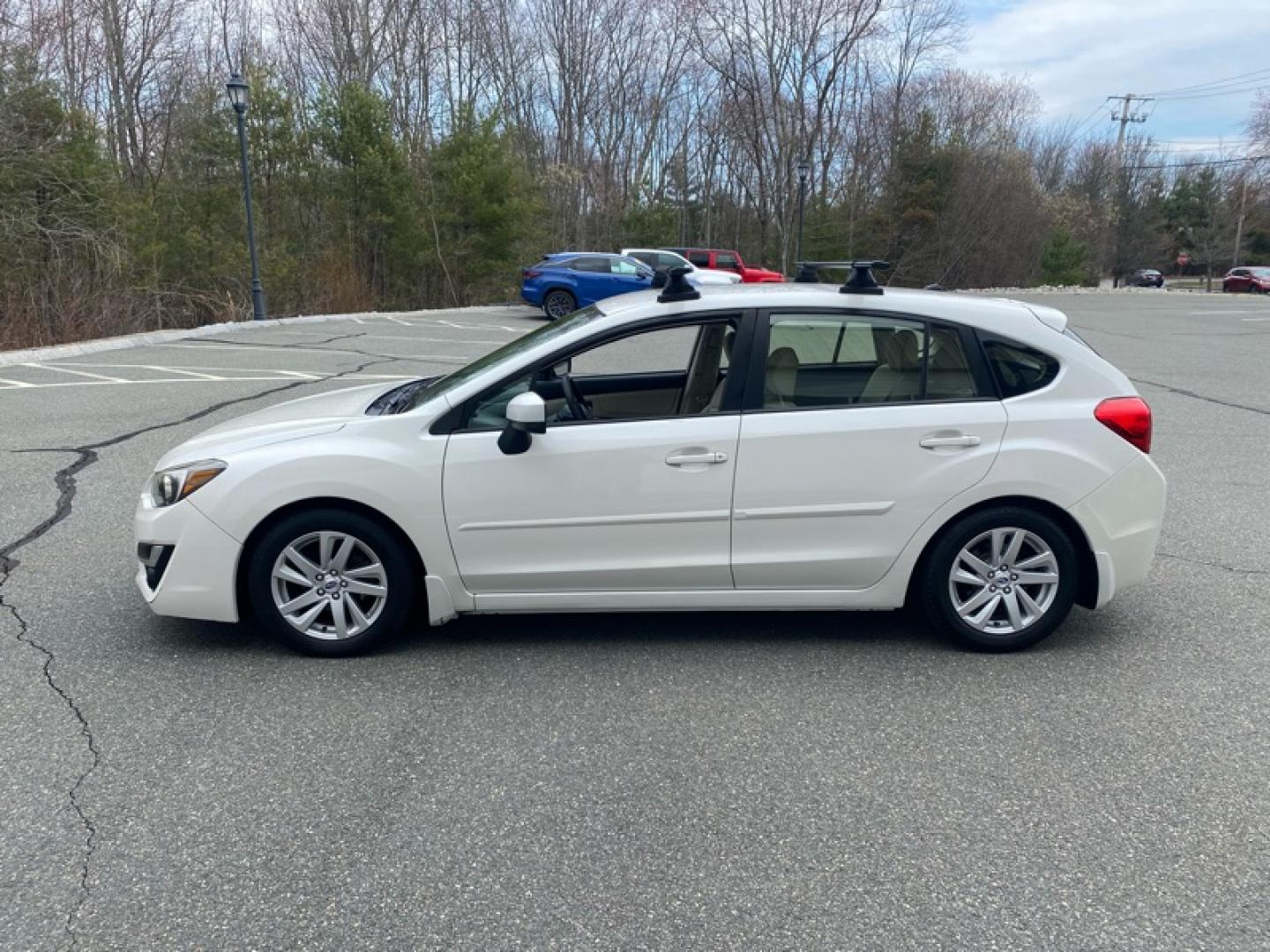 2015 White /Tan Subaru Impreza 2.0i Premium PZEV 5-Door (JF1GPAC61FH) with an 2.0L H4 DOHC 16V engine, Continuously Variable Transmission transmission, located at 215 Milton St, Dedham, MA, 02026, (781) 329-5144, 42.241905, -71.157295 - Photo#4