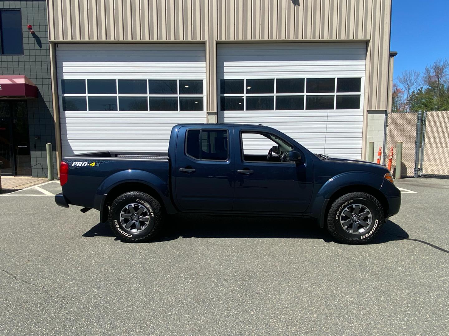 2019 Blue /Grey Nissan Frontier SL Crew Cab 5AT 4WD Pro-4 (1N6AD0EV1KN) with an 4.0L V6 DOHC 24V engine, 5A transmission, located at 215 Milton St, Dedham, MA, 02026, (781) 329-5144, 42.241905, -71.157295 - Single Owner, Low Mileage 4WD. Sure to please on every level!! Prices on all vehicles do not include $299.95 Documentation fee, as well as Massachusetts sales tax, Registration, Title Fee and State inspection. We try our hardest to be as accurate in our descriptions as possible. ASPI Motor Ca - Photo#1