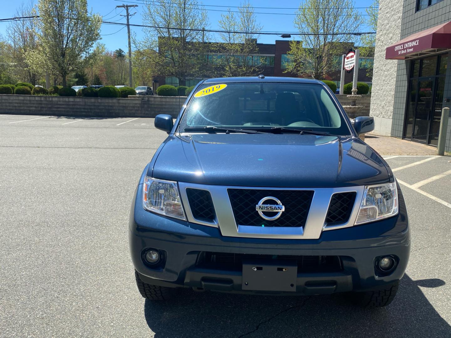 2019 Blue /Grey Nissan Frontier SL Crew Cab 5AT 4WD Pro-4 (1N6AD0EV1KN) with an 4.0L V6 DOHC 24V engine, 5A transmission, located at 215 Milton St, Dedham, MA, 02026, (781) 329-5144, 42.241905, -71.157295 - Single Owner, Low Mileage 4WD. Sure to please on every level!! Prices on all vehicles do not include $299.95 Documentation fee, as well as Massachusetts sales tax, Registration, Title Fee and State inspection. We try our hardest to be as accurate in our descriptions as possible. ASPI Motor Ca - Photo#6
