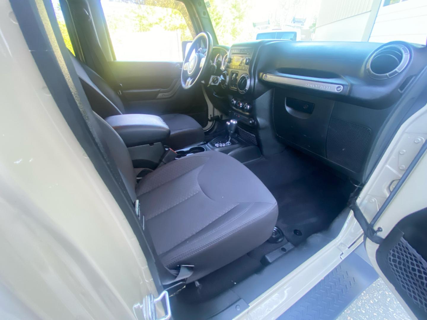 2018 Sahara Tan /charcoal Jeep Wrangler Unlimited Sport 4WD (1C4BJWDGXJL) with an 3.6L V6 DOHC 24V FFV engine, Automatic transmission, located at 215 Milton St, Dedham, MA, 02026, (781) 329-5144, 42.241905, -71.157295 - Super Clean Low milage Jeep Unlimited. Always Serviced, Always Safisfied!!! Trades Welcome - Photo#12