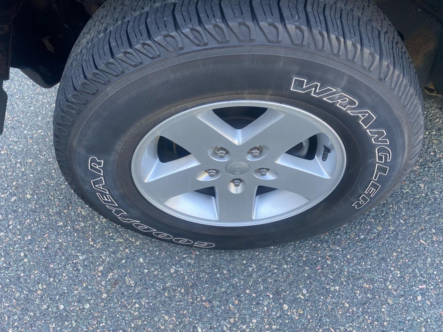 2018 Sahara Tan /charcoal Jeep Wrangler Unlimited Sport 4WD (1C4BJWDGXJL) with an 3.6L V6 DOHC 24V FFV engine, Automatic transmission, located at 215 Milton St, Dedham, MA, 02026, (781) 329-5144, 42.241905, -71.157295 - Super Clean Low milage Jeep Unlimited. Always Serviced, Always Safisfied!!! Trades Welcome - Photo#23