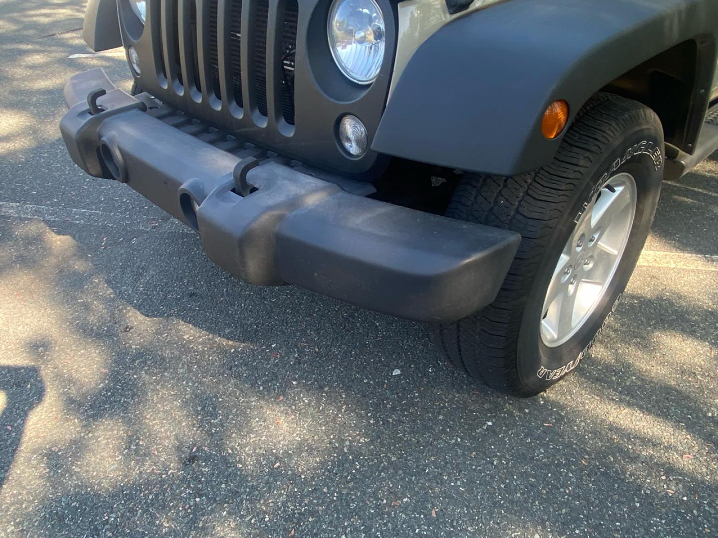 2018 Sahara Tan /charcoal Jeep Wrangler Unlimited Sport 4WD (1C4BJWDGXJL) with an 3.6L V6 DOHC 24V FFV engine, Automatic transmission, located at 215 Milton St, Dedham, MA, 02026, (781) 329-5144, 42.241905, -71.157295 - Super Clean Low milage Jeep Unlimited. Always Serviced, Always Safisfied!!! Trades Welcome - Photo#18