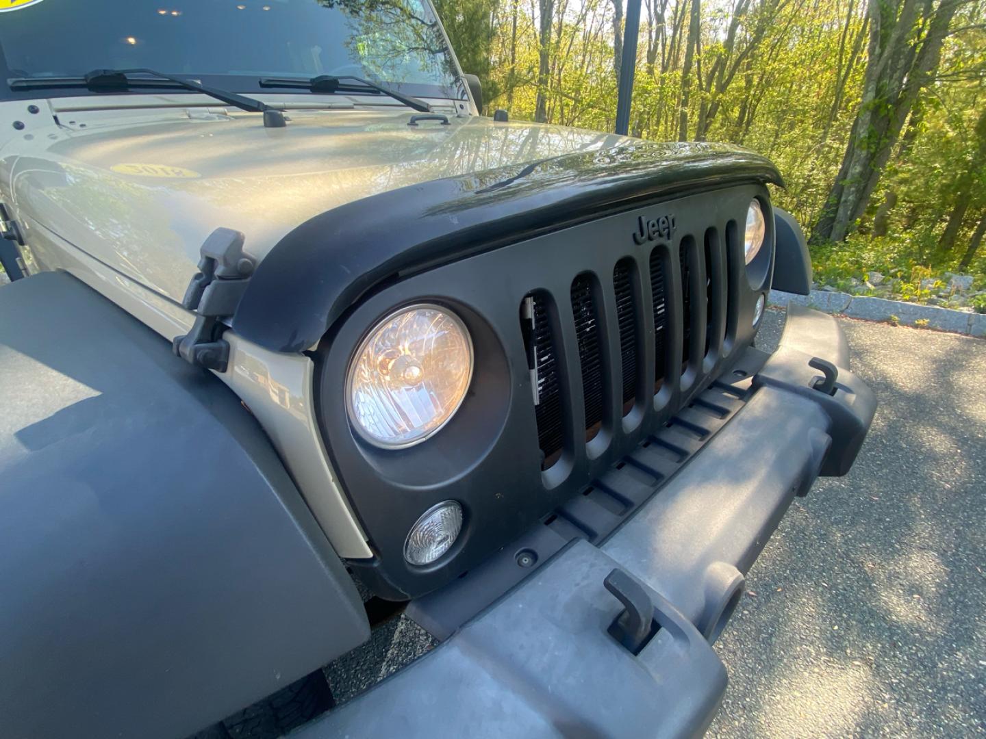 2018 Sahara Tan /charcoal Jeep Wrangler Unlimited Sport 4WD (1C4BJWDGXJL) with an 3.6L V6 DOHC 24V FFV engine, Automatic transmission, located at 215 Milton St, Dedham, MA, 02026, (781) 329-5144, 42.241905, -71.157295 - Super Clean Low milage Jeep Unlimited. Always Serviced, Always Safisfied!!! Trades Welcome - Photo#21