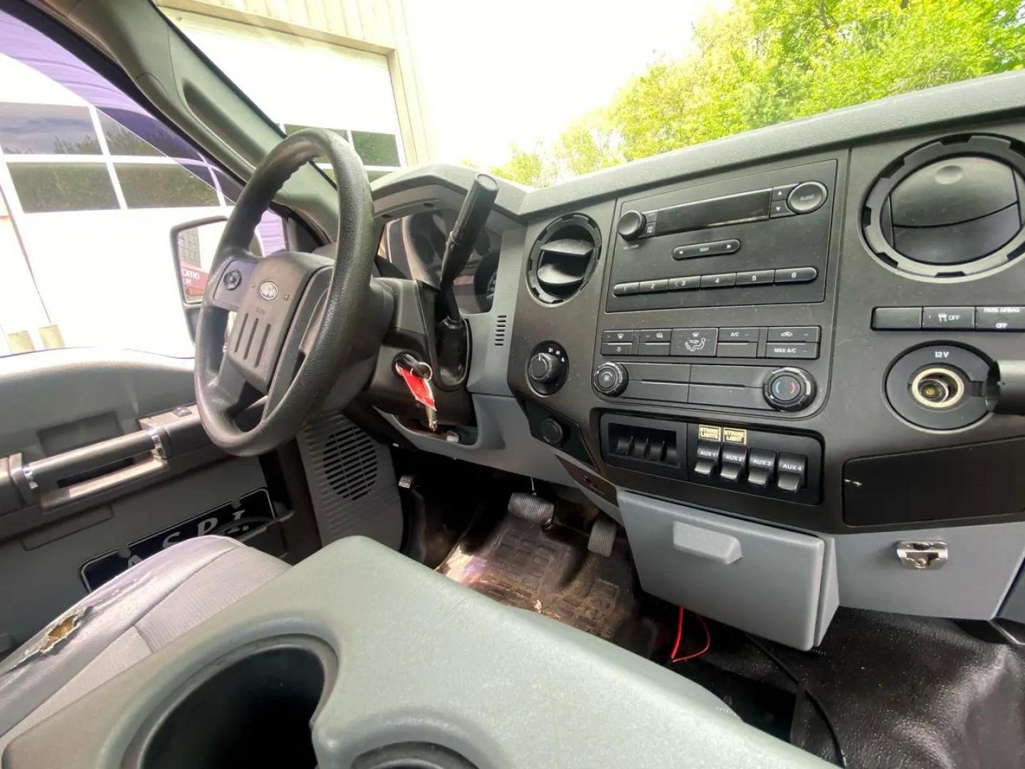 2013 Green /Grey Ford F-250 SD XL 4WD (1FTBF2B69DE) with an 6.2L V8 OHV 16V engine, 6-Speed Automatic transmission, located at 215 Milton St, Dedham, MA, 02026, (781) 329-5144, 42.241905, -71.157295 - FULLY SERVICED, READY FOR WORK!!! Prices on all vehicles do not include $299.95 Documentation fee, as well as Massachusetts sales tax, Registration, Title Fee and State inspection. We try our hardest to be as accurate in our descriptions as possible. ASPI Motor Cars is not responsible for err - Photo#11