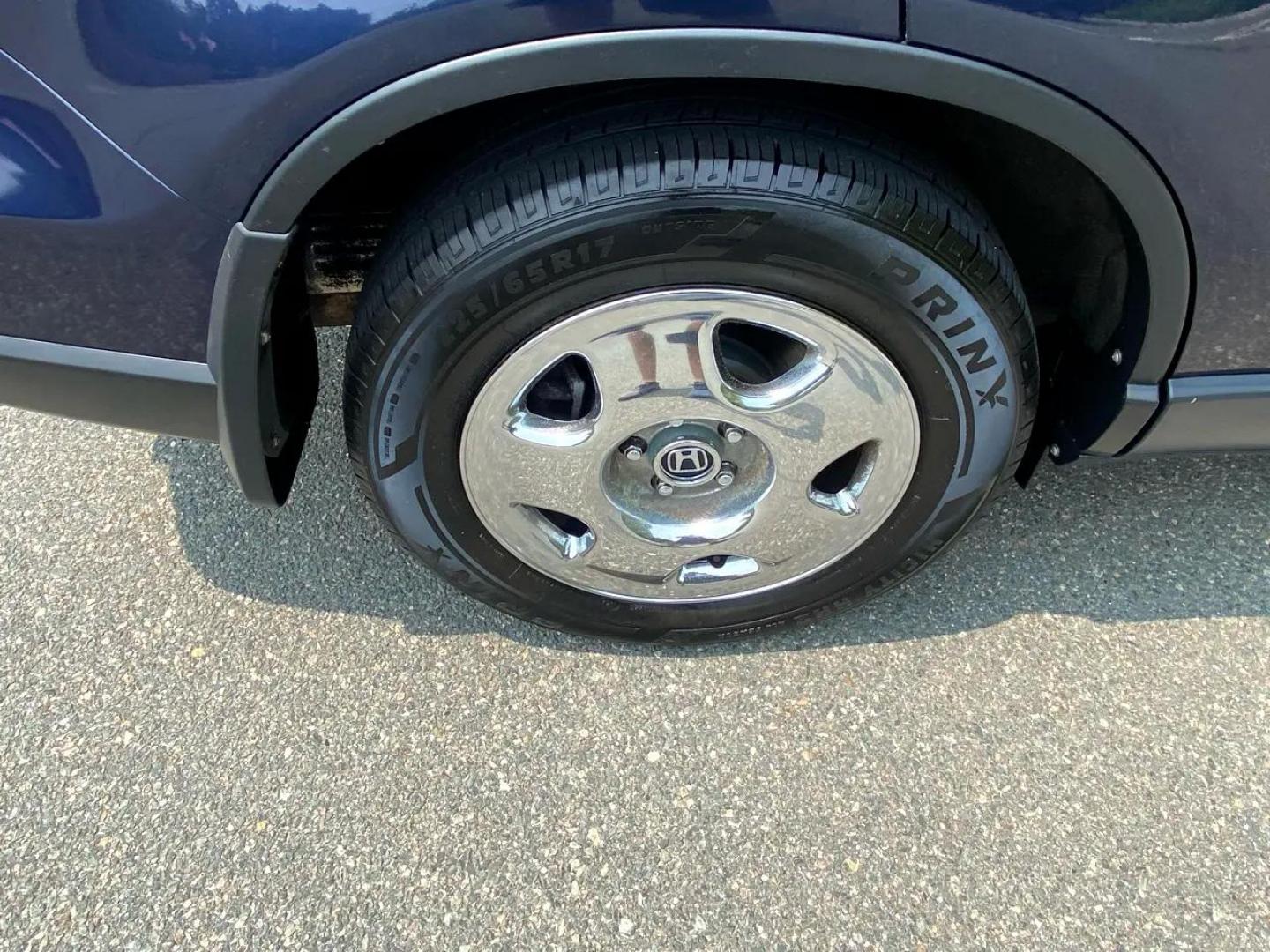 2009 Blue /Grey Honda CR-V LX 4WD 5-Speed AT (JHLRE48379C) with an 2.4L L4 DOHC 16V engine, 5-Speed Automatic transmission, located at 215 Milton St, Dedham, MA, 02026, (781) 329-5144, 42.241905, -71.157295 - Super Clean CRV Drives well. Looks great Always Honda Quality Always Fully warrantied Prices on all vehicles do not include $299.95 Documentation fee, as well as Massachusetts sales tax, Registration, Title Fee and State inspection. We try our hardest to be as accurate in our descriptions as - Photo#16