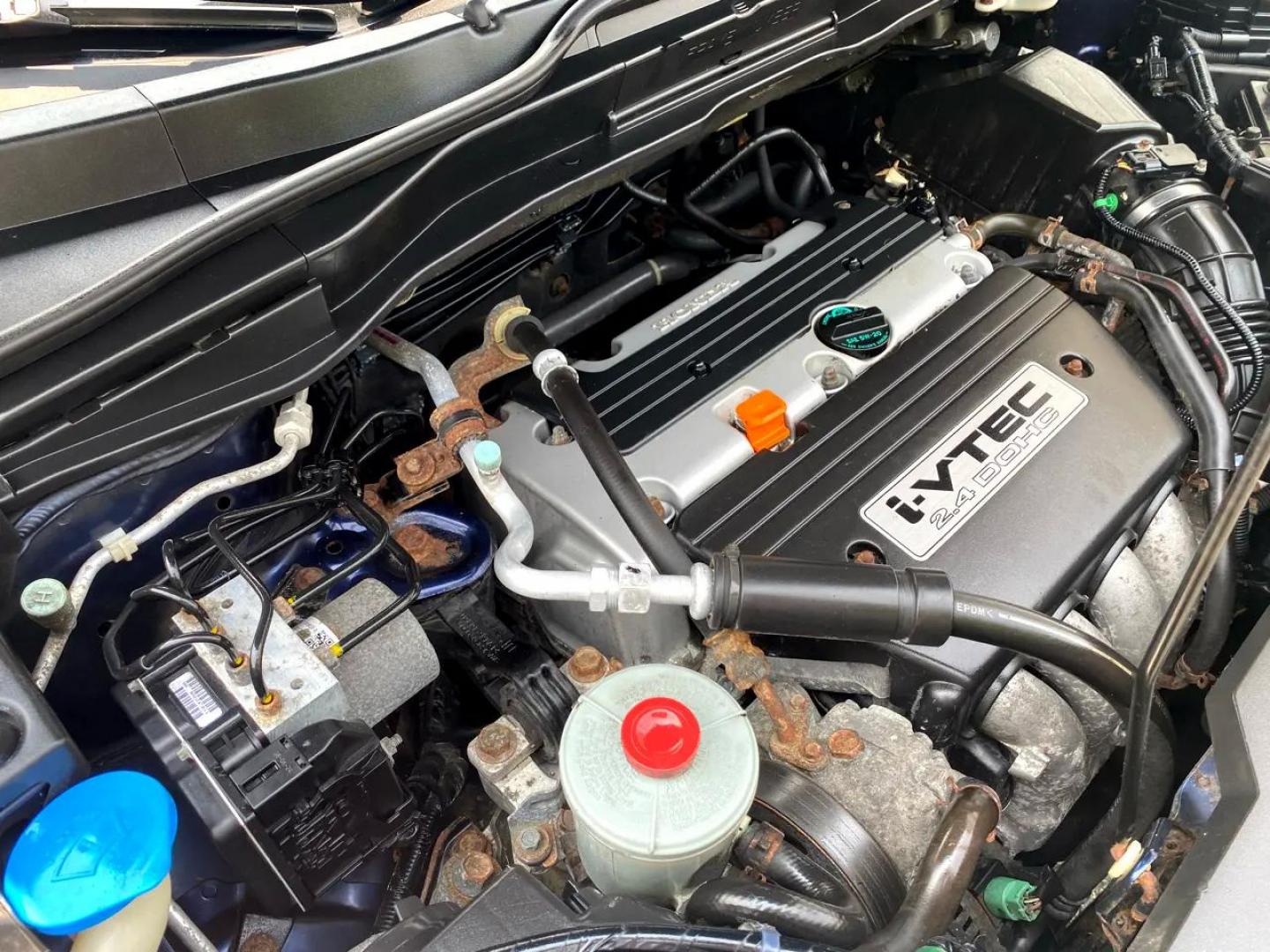 2009 Blue /Grey Honda CR-V LX 4WD 5-Speed AT (JHLRE48379C) with an 2.4L L4 DOHC 16V engine, 5-Speed Automatic transmission, located at 215 Milton St, Dedham, MA, 02026, (781) 329-5144, 42.241905, -71.157295 - Super Clean CRV Drives well. Looks great Always Honda Quality Always Fully warrantied Prices on all vehicles do not include $299.95 Documentation fee, as well as Massachusetts sales tax, Registration, Title Fee and State inspection. We try our hardest to be as accurate in our descriptions as - Photo#21