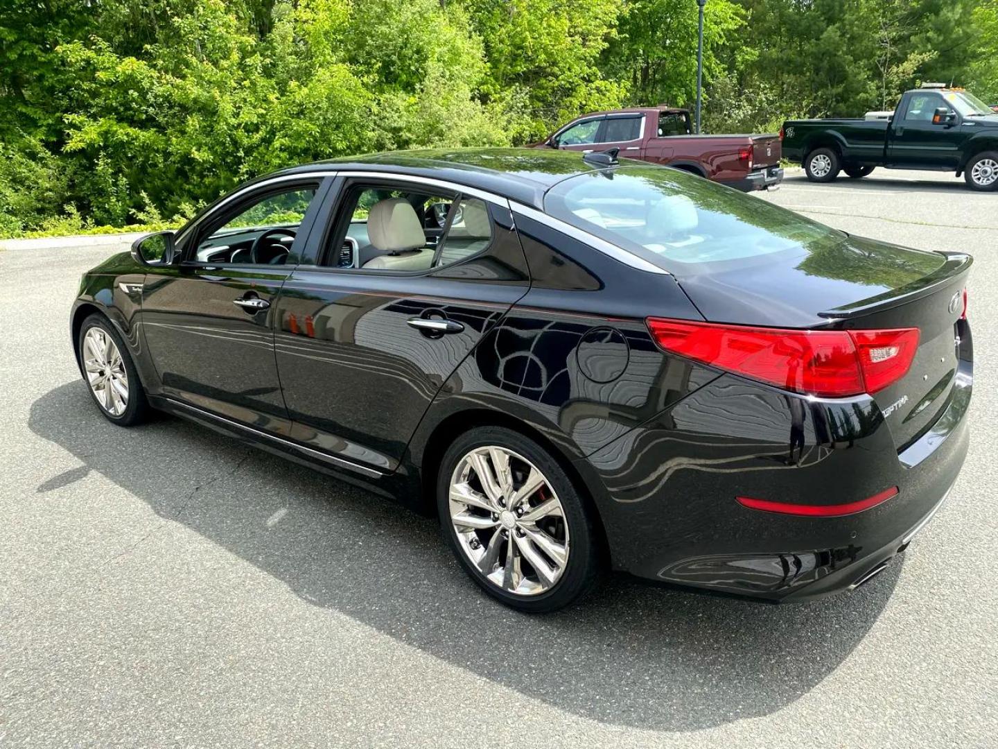2015 BLACK /White Kia Optima SX Turbo (5XXGR4A67FG) with an 2.0L L4 DOHC 16V TURBO engine, 6-Speed Automatic transmission, located at 215 Milton St, Dedham, MA, 02026, (781) 329-5144, 42.241905, -71.157295 - Just a beauty Prices on all vehicles do not include $299.95 Documentation fee, as well as Massachusetts sales tax, Registration, Title Fee and State inspection. We try our hardest to be as accurate in our descriptions as possible. ASPI Motor Cars is not responsible for errors in listings by 3rd - Photo#4