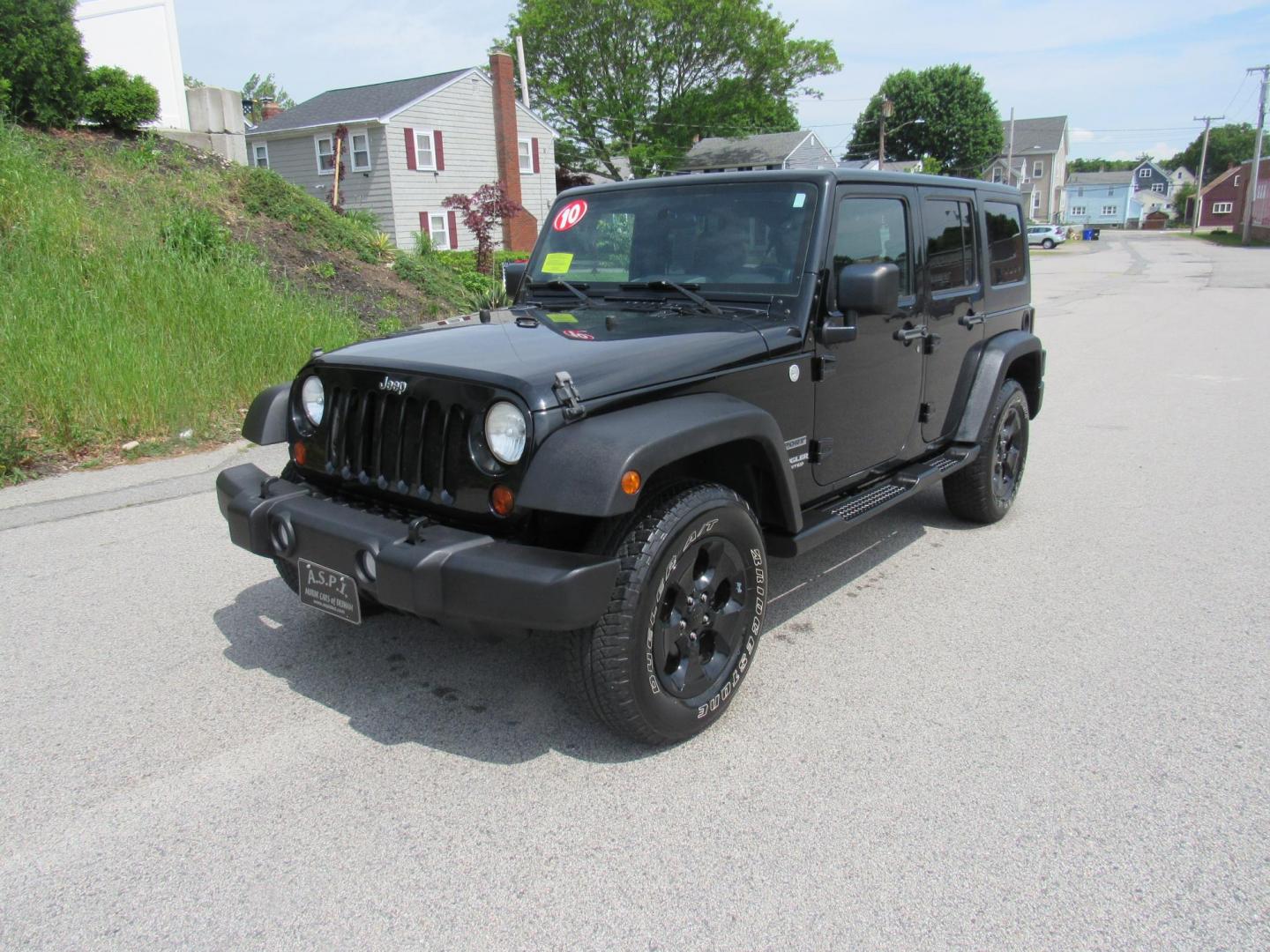 2010 BLACK /Gray Jeep Wrangler Unlimited Sport 4WD (1J4BA3H1XAL) with an 3.8L V6 OHV 12V engine, Automatic transmission, located at 215 Milton St, Dedham, MA, 02026, (781) 329-5144, 42.241905, -71.157295 - Photo#2