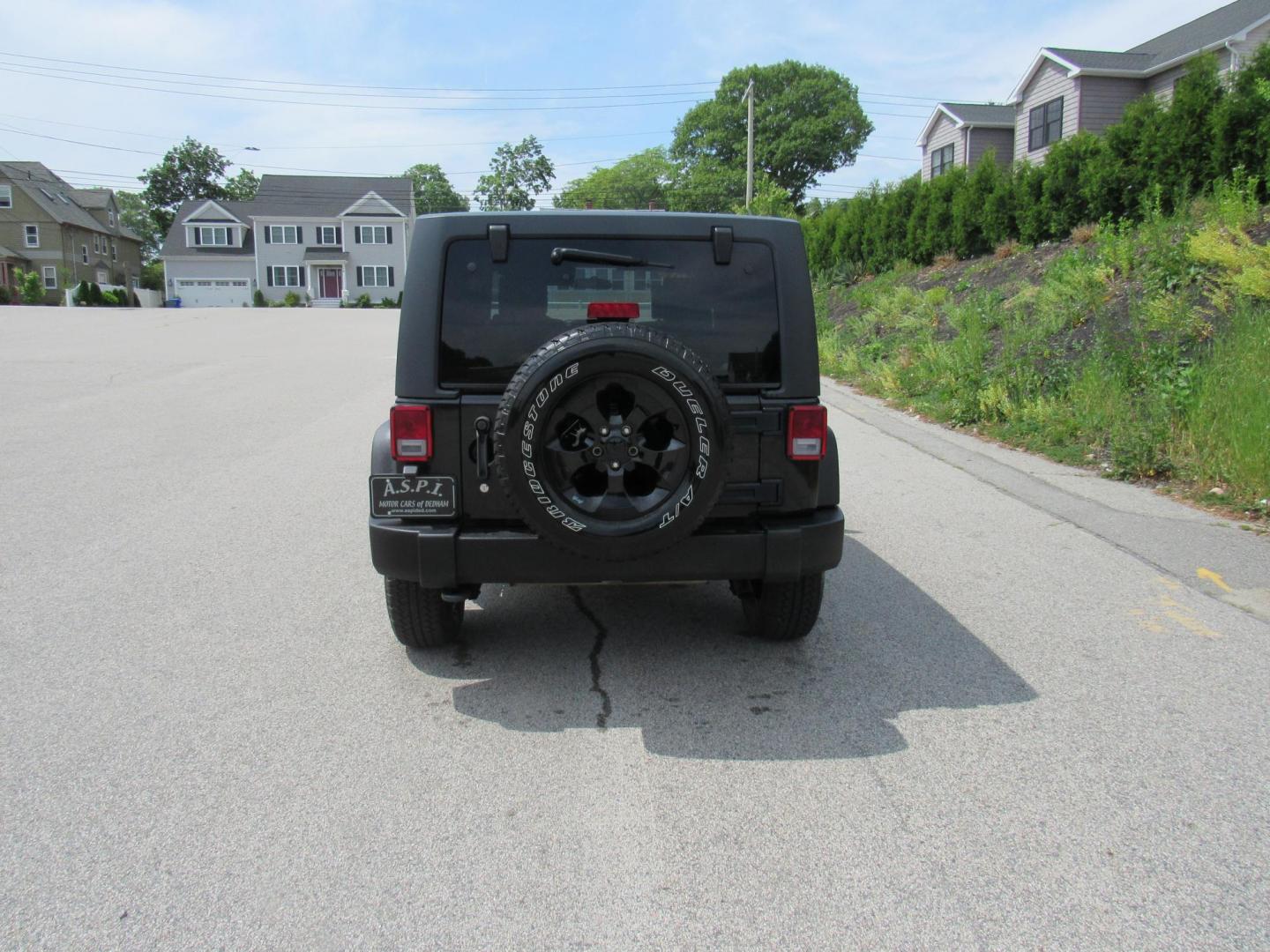 2010 BLACK /Gray Jeep Wrangler Unlimited Sport 4WD (1J4BA3H1XAL) with an 3.8L V6 OHV 12V engine, Automatic transmission, located at 215 Milton St, Dedham, MA, 02026, (781) 329-5144, 42.241905, -71.157295 - Photo#5