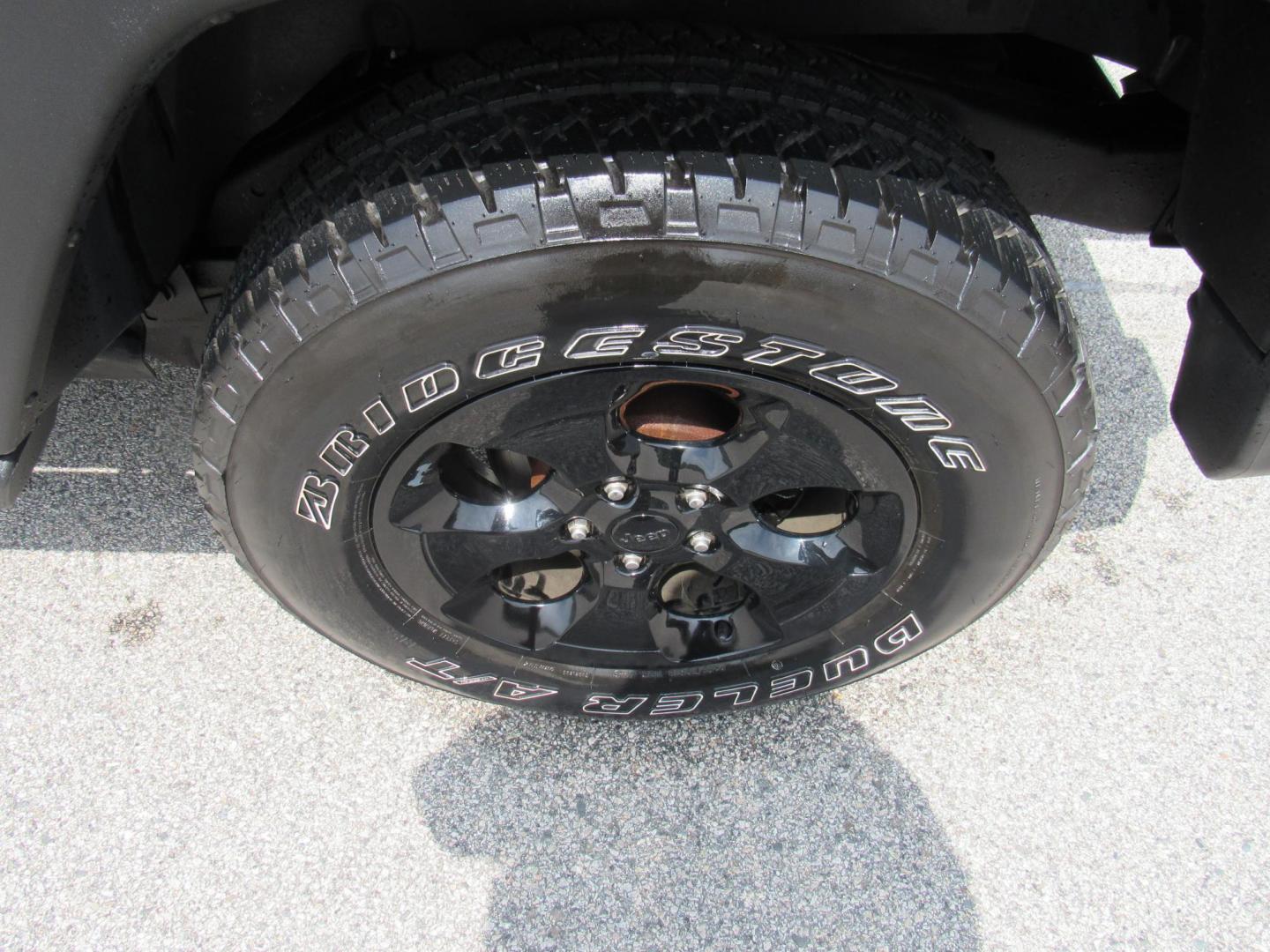 2010 BLACK /Gray Jeep Wrangler Unlimited Sport 4WD (1J4BA3H1XAL) with an 3.8L V6 OHV 12V engine, Automatic transmission, located at 215 Milton St, Dedham, MA, 02026, (781) 329-5144, 42.241905, -71.157295 - Photo#9