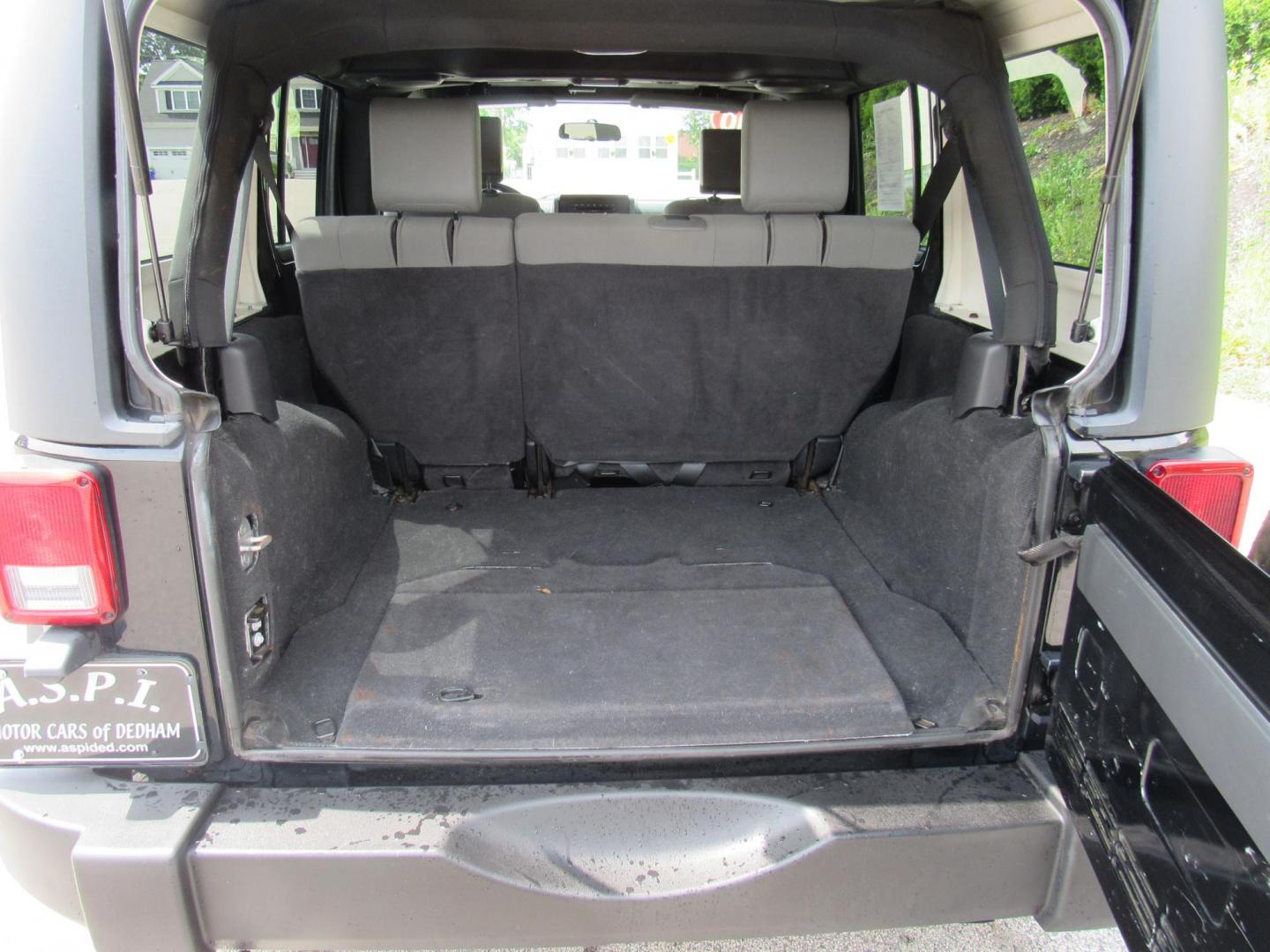 2010 BLACK /Gray Jeep Wrangler Unlimited Sport 4WD (1J4BA3H1XAL) with an 3.8L V6 OHV 12V engine, Automatic transmission, located at 215 Milton St, Dedham, MA, 02026, (781) 329-5144, 42.241905, -71.157295 - Photo#15