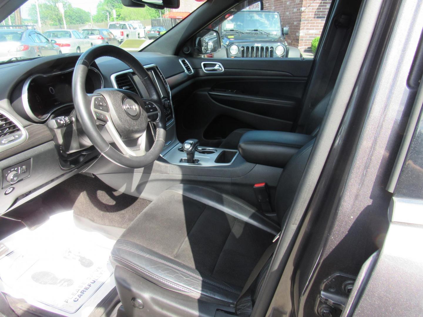 2015 Gray /Black Jeep Grand Cherokee Laredo 4WD (1C4RJFAG8FC) with an 3.6L V6 DOHC 24V engine, 8-Speed Automatic transmission, located at 215 Milton St, Dedham, MA, 02026, (781) 329-5144, 42.241905, -71.157295 - This special edition Altitude is in excellent condition. Runs like brand new. Lots of recent service. Loaded up with Leather, Alloys, Moonroof, Sport suspension. All ASPI Motor Cars vehicles are fully service before they are delivered. Comes with a 3/3 warranty included in the price. Call for detail - Photo#12