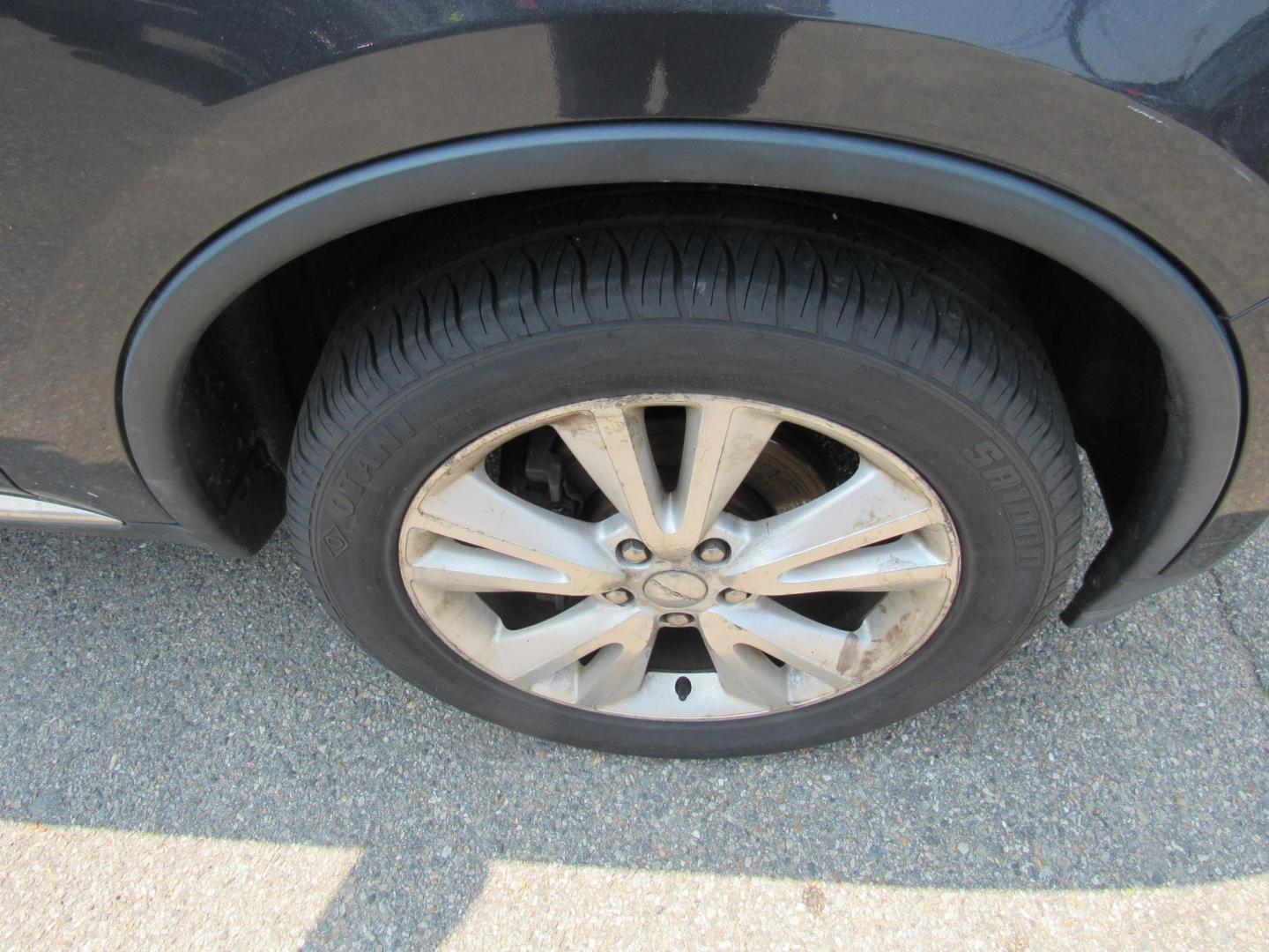 2012 Blue /Gray Dodge Durango Crew AWD (1C4RDJDG4CC) with an 3.6L V6 DOHC 24V engine, 5-Speed Automatic transmission, located at 215 Milton St, Dedham, MA, 02026, (781) 329-5144, 42.241905, -71.157295 - Looking for basic transportation, this is the one. This vehicle has been serviced, but is being sold as-is. Vehicle runs and drives great. Hard to find any vehicles in this price range. Great first vehicle or City vehicle. Call today.. - Photo#9