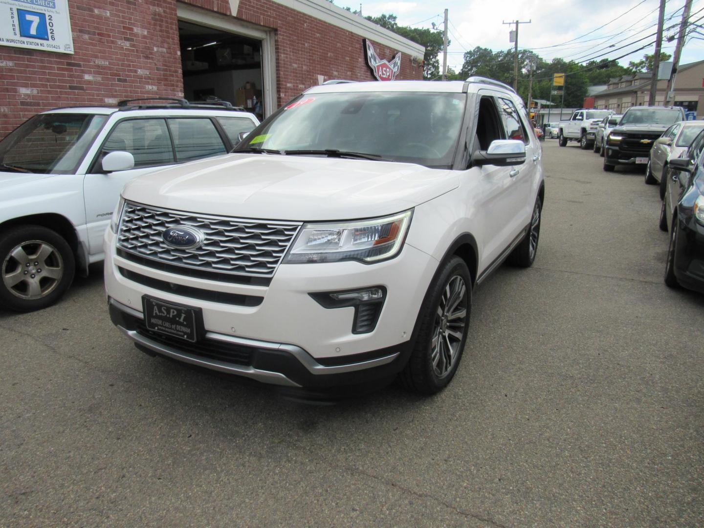 2019 White /Black Ford Explorer Platinum AWD (1FM5K8HT0KG) with an 3.5L V6 DOHC 24V engine, Automatic transmission, located at 215 Milton St, Dedham, MA, 02026, (781) 329-5144, 42.241905, -71.157295 - Photo#0