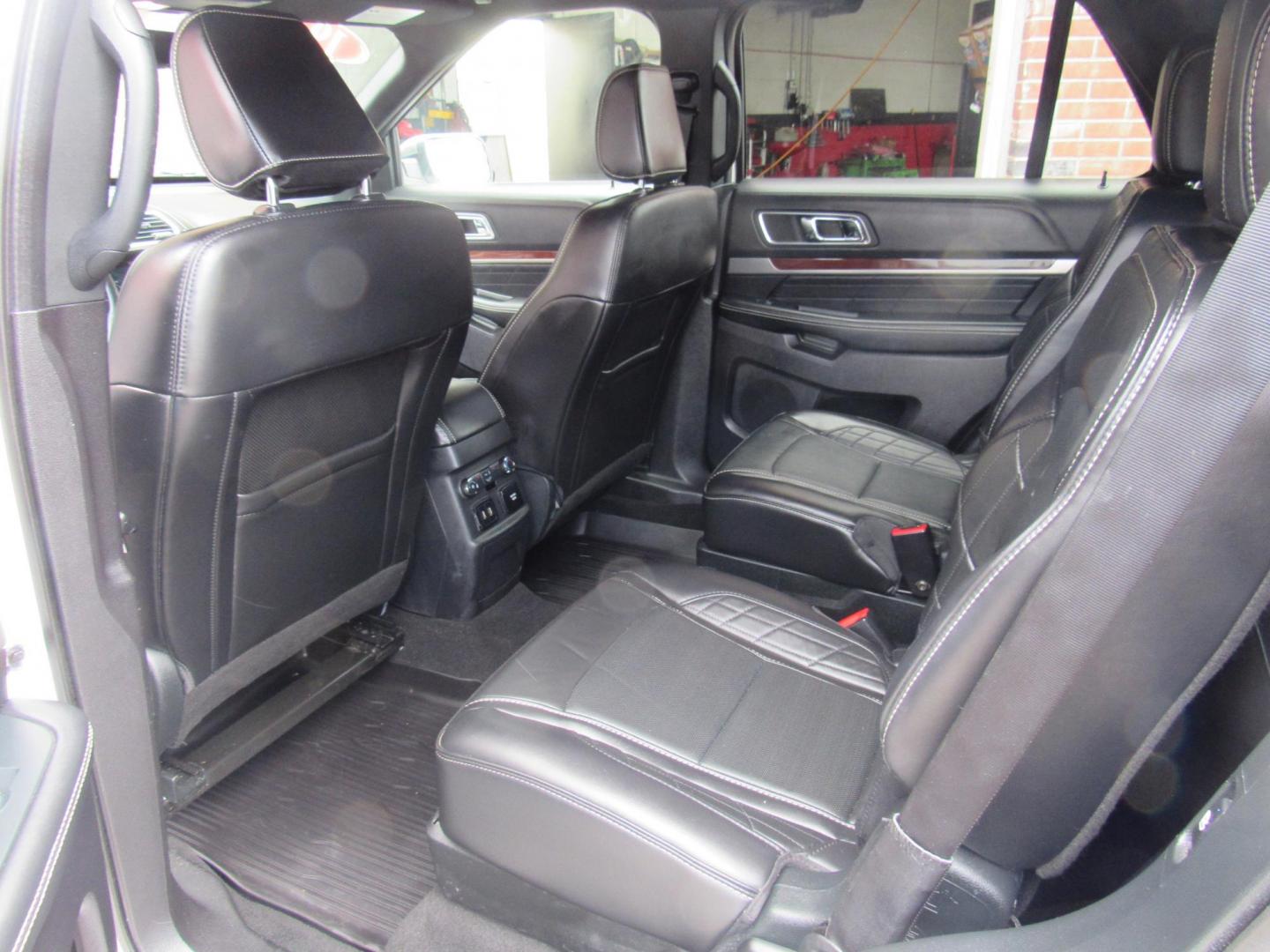 2019 White /Black Ford Explorer Platinum AWD (1FM5K8HT0KG) with an 3.5L V6 DOHC 24V engine, Automatic transmission, located at 215 Milton St, Dedham, MA, 02026, (781) 329-5144, 42.241905, -71.157295 - Photo#11