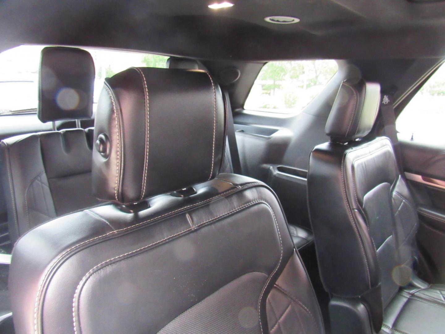 2019 White /Black Ford Explorer Platinum AWD (1FM5K8HT0KG) with an 3.5L V6 DOHC 24V engine, Automatic transmission, located at 215 Milton St, Dedham, MA, 02026, (781) 329-5144, 42.241905, -71.157295 - Photo#14