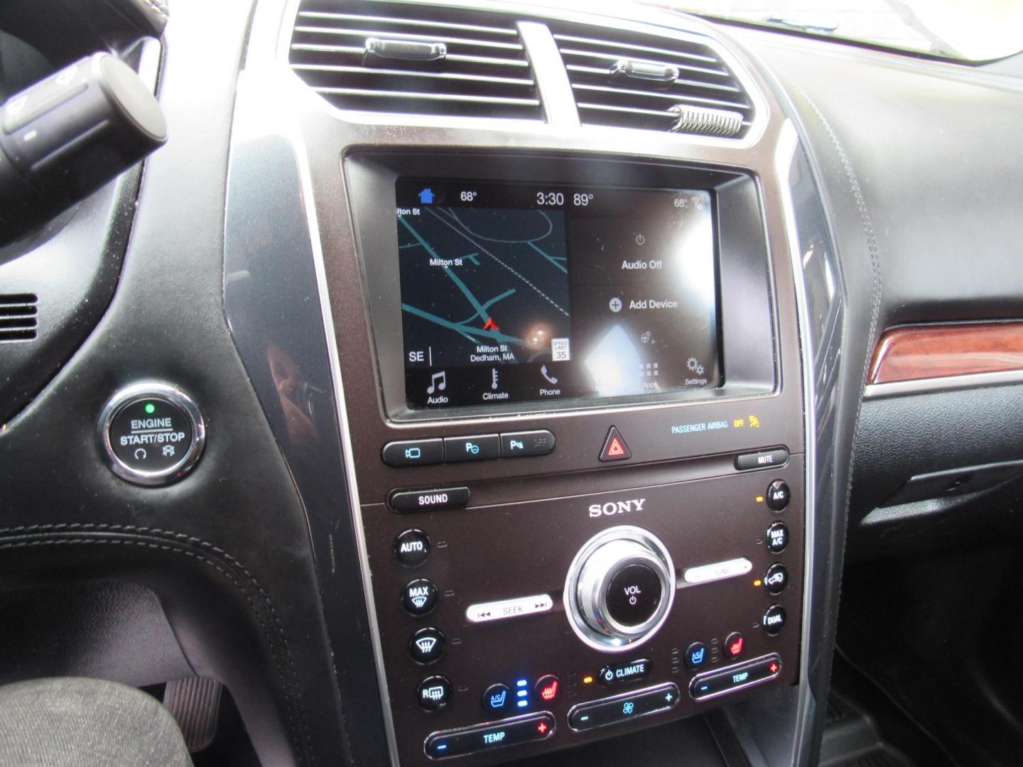 2019 White /Black Ford Explorer Platinum AWD (1FM5K8HT0KG) with an 3.5L V6 DOHC 24V engine, Automatic transmission, located at 215 Milton St, Dedham, MA, 02026, (781) 329-5144, 42.241905, -71.157295 - Photo#18