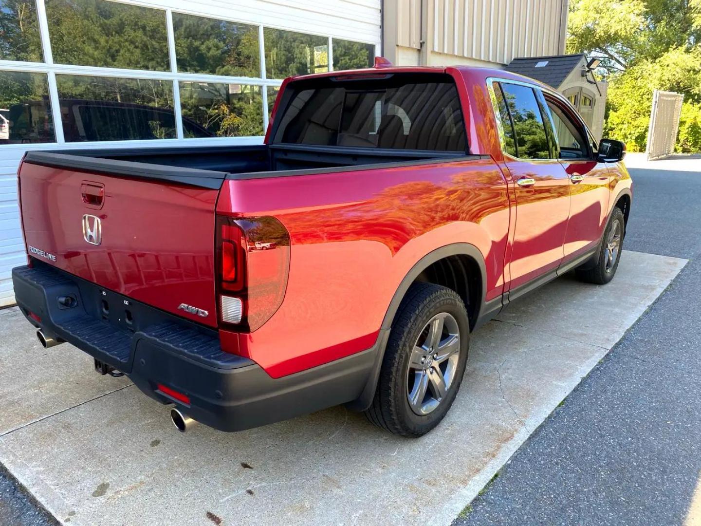 2022 red /Black Honda Ridgeline RTL-E AWD (5FPYK3F71NB) with an 3.5L V6 SOHC 24V engine, 9A transmission, located at 215 Milton St, Dedham, MA, 02026, (781) 329-5144, 42.241905, -71.157295 - Super Nice!!!!!! All ASPI Vehicles are fully serviced before they are delivered to assure the highest quality used vehicles.. Comes with a 3/3 warranty included in the price. Call for details. Prices on all vehicles do not include $299.95 Documentation fee, as well as Massachusetts sales tax, Reg - Photo#6