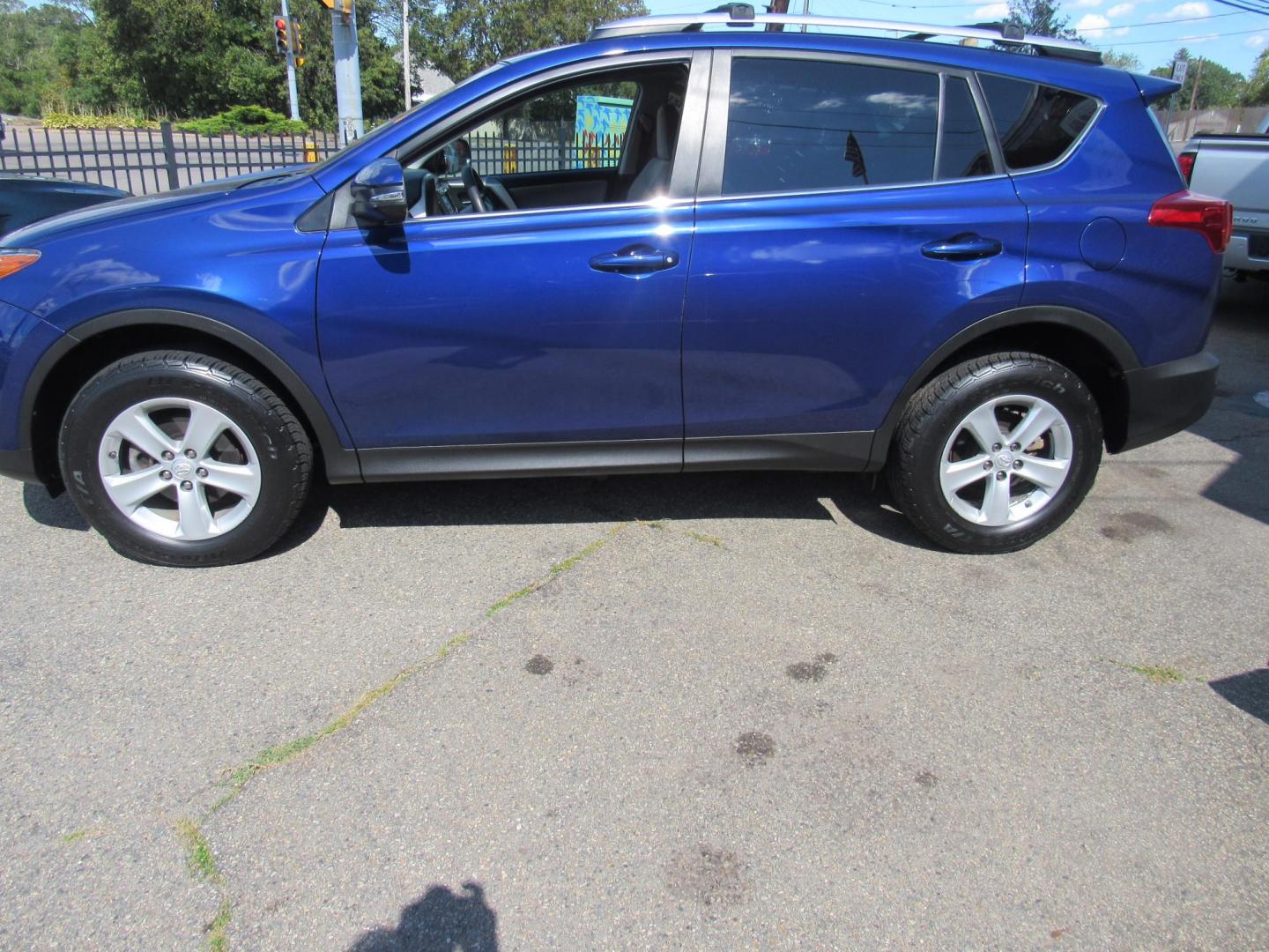 2014 Blue /Gray Toyota RAV4 XLE AWD (2T3RFREV1EW) with an 2.5L L4 DOHC 16V engine, 6-Speed Automatic transmission, located at 215 Milton St, Dedham, MA, 02026, (781) 329-5144, 42.241905, -71.157295 - This nice low mileage SUV is in excellent condition. Runs like new. All ASPI Motor Cars vehicles are fully serviced before they are delivered to assure the highest quality used vehicles. Comes with a 3/3 warranty in cluded in the price. Call for details.. Prices on all vehicles do not include $2 - Photo#5