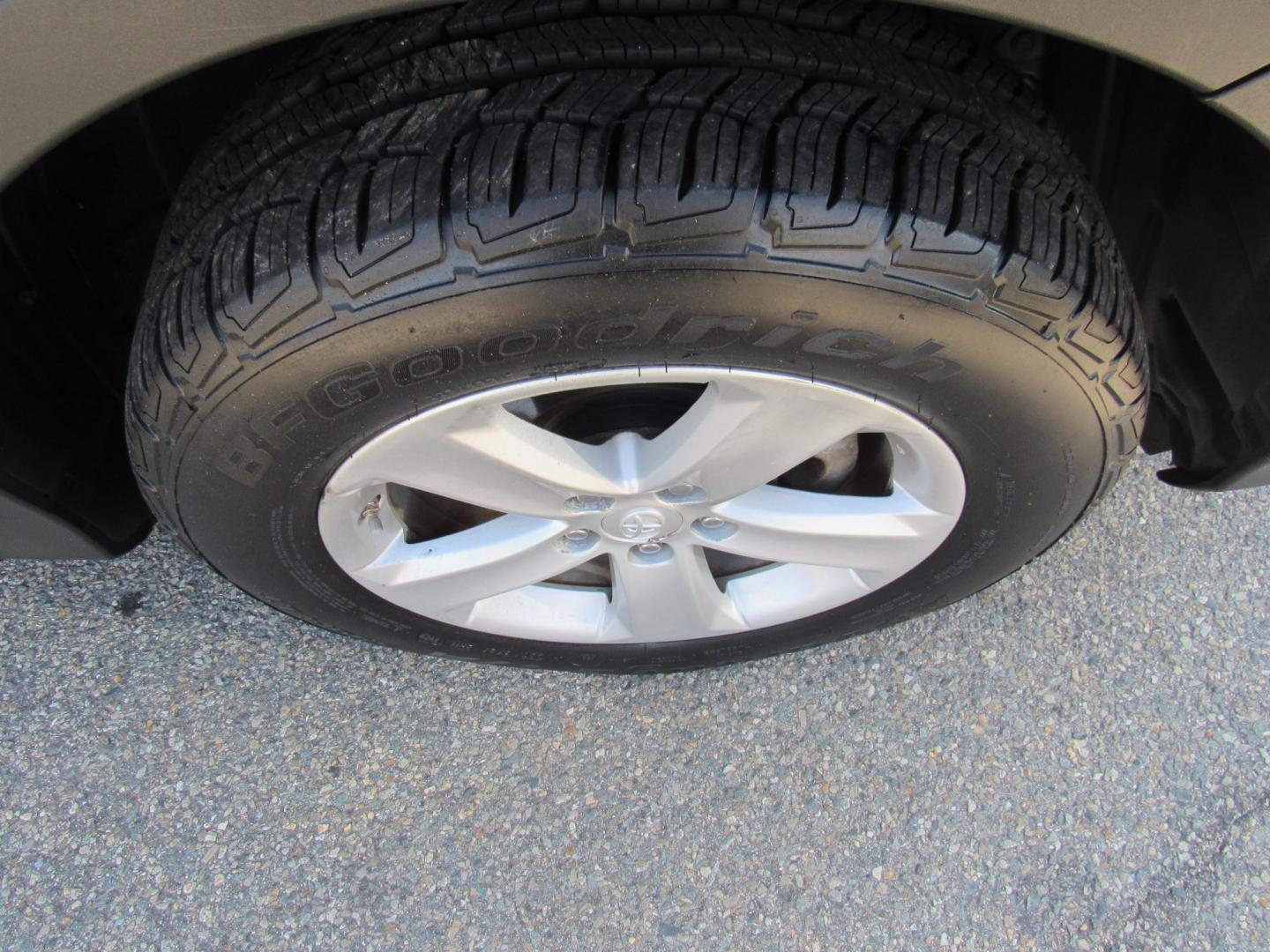2014 Blue /Gray Toyota RAV4 XLE AWD (2T3RFREV1EW) with an 2.5L L4 DOHC 16V engine, 6-Speed Automatic transmission, located at 215 Milton St, Dedham, MA, 02026, (781) 329-5144, 42.241905, -71.157295 - This nice low mileage SUV is in excellent condition. Runs like new. All ASPI Motor Cars vehicles are fully serviced before they are delivered to assure the highest quality used vehicles. Comes with a 3/3 warranty in cluded in the price. Call for details.. Prices on all vehicles do not include $2 - Photo#10