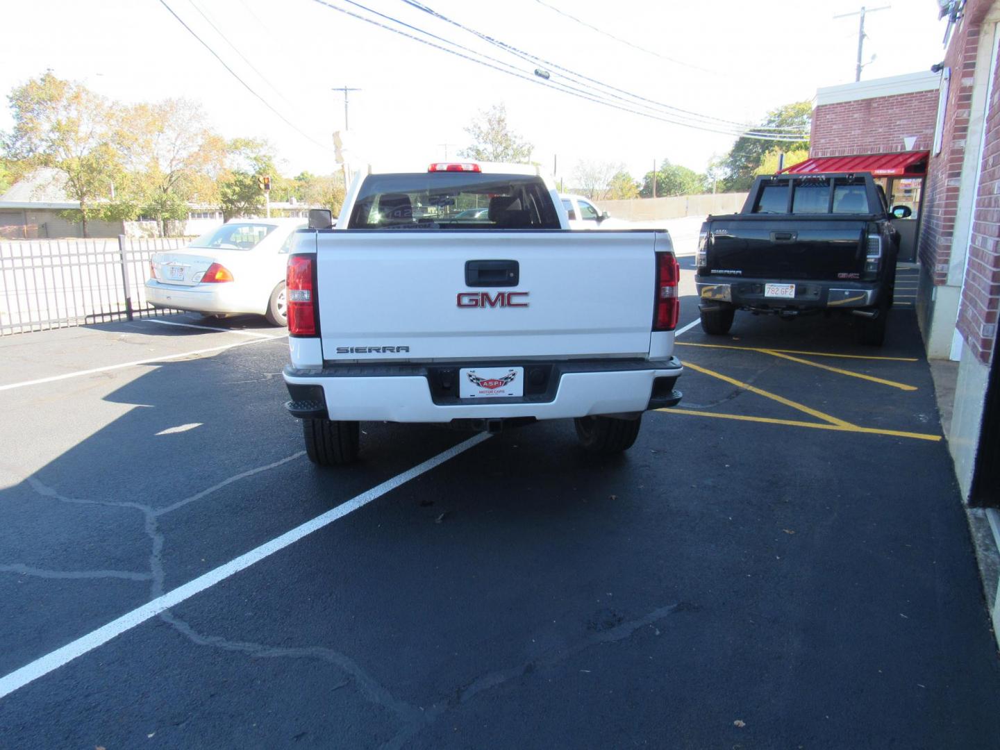 2018 White /Gray GMC Sierra 1500 Base Double Cab 4WD (1GTV2LEC6JZ) with an 5.3L V8 OHV 16V engine, 6A transmission, located at 215 Milton St, Dedham, MA, 02026, (781) 329-5144, 42.241905, -71.157295 - This nice Elevation edition is in excellent condition.4 new 22" tires. New Brakes Front and Rear. Runs like new. All ASPI Motor Cars vehicles are fully serviced before they are delivered to assure the highest quality used vehicles. Comes with a 3/3 warranty included in the price. Call for details. - Photo#5