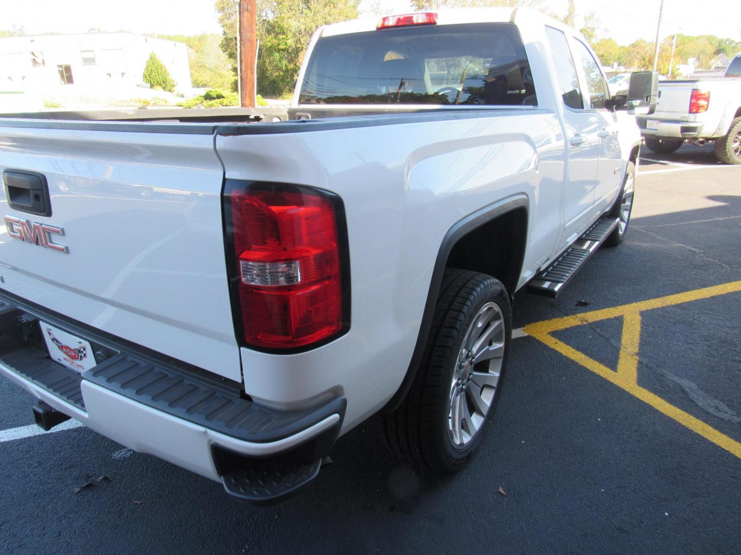 2018 White /Gray GMC Sierra 1500 Base Double Cab 4WD (1GTV2LEC6JZ) with an 5.3L V8 OHV 16V engine, 6A transmission, located at 215 Milton St, Dedham, MA, 02026, (781) 329-5144, 42.241905, -71.157295 - This nice Elevation edition is in excellent condition.4 new 22" tires. New Brakes Front and Rear. Runs like new. All ASPI Motor Cars vehicles are fully serviced before they are delivered to assure the highest quality used vehicles. Comes with a 3/3 warranty included in the price. Call for details. - Photo#6