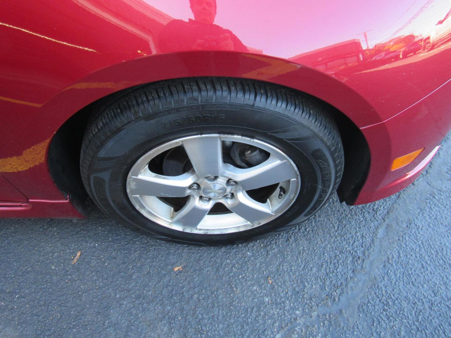 2013 red /Grey Chevrolet Cruze 1LT Auto (1G1PC5SB8D7) with an 1.4L L4 DOHC 16V TURBO engine, 6-Speed Automatic transmission, located at 215 Milton St, Dedham, MA, 02026, (781) 329-5144, 42.241905, -71.157295 - This nice little low mileage sedan is in excellent condition. Runs like new. All ASPI Motor Cras vehicles are fully service before they are delivered to assure the highest quality used vehicles. Come with a 3/3 warranty included in the price. Call for details. Prices on all vehicles do not inc - Photo#9