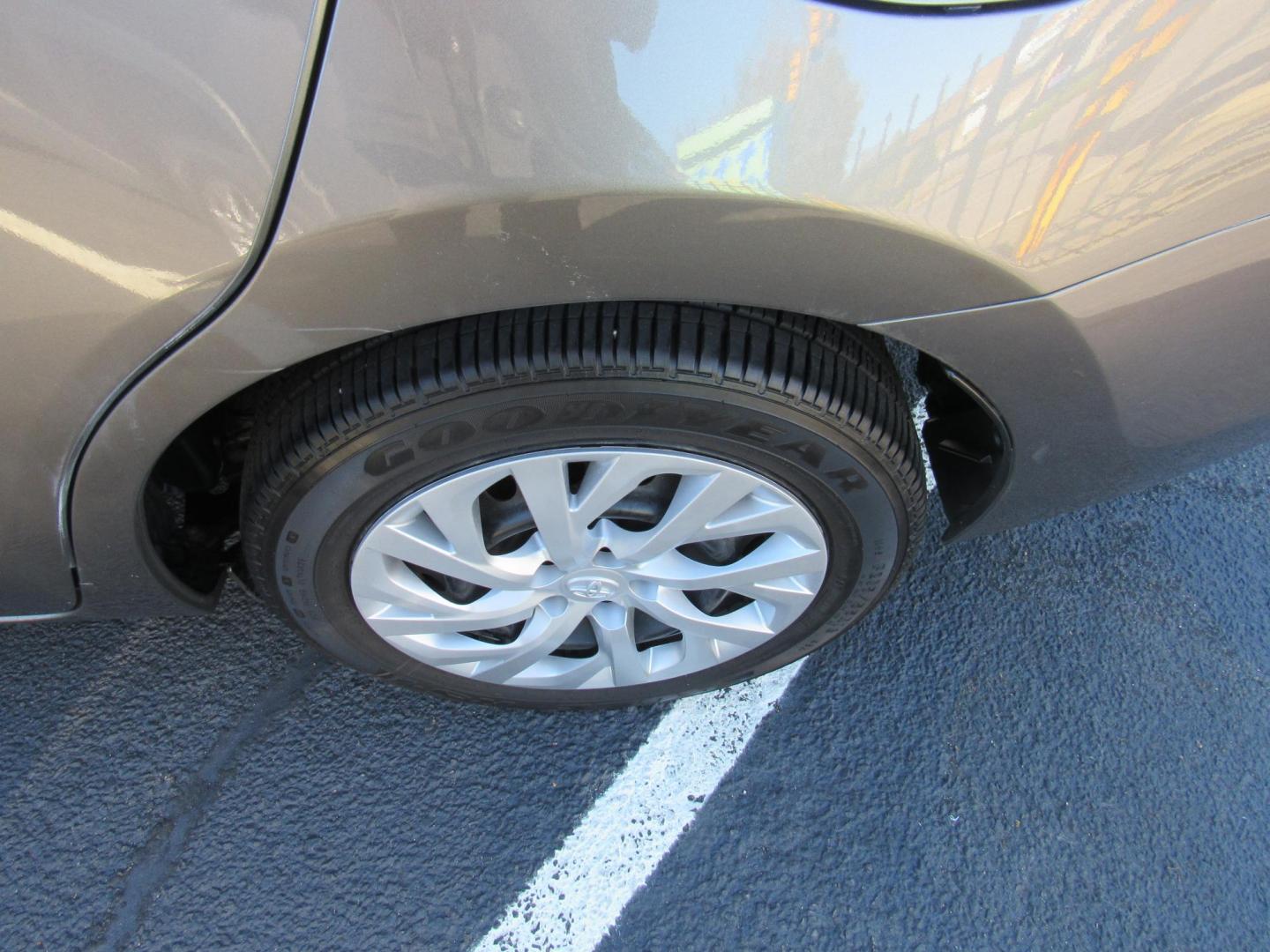 2017 Tan /Gray Toyota Corolla L CVT (2T1BURHE7HC) with an 1.8L L4 DOHC 16V engine, CVT transmission, located at 215 Milton St, Dedham, MA, 02026, (781) 329-5144, 42.241905, -71.157295 - Photo#11