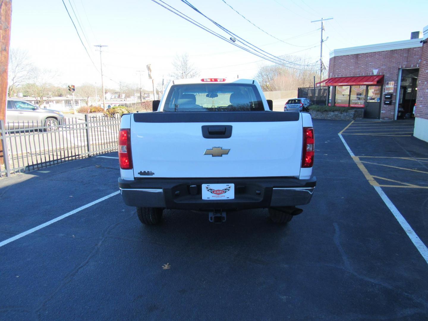 2008 White /Grey Chevrolet Silverado 2500HD LT1 Ext. Cab Long Box 4WD (1GCHK29K18E) with an 6.0L V8 OHV 16V engine, 6-Speed Automatic Overdrive transmission, located at 215 Milton St, Dedham, MA, 02026, (781) 329-5144, 42.241905, -71.157295 - Don't miss this one. 32K mile 2500HD work truck. This truck is in great condition. Fisher Plow ready. Has a plow frame, but no electronics or blade. All ASPI Motor Cars vehicles are serviced before they are delivered to assure the highest quality used vehicles. Call today! - Photo#5