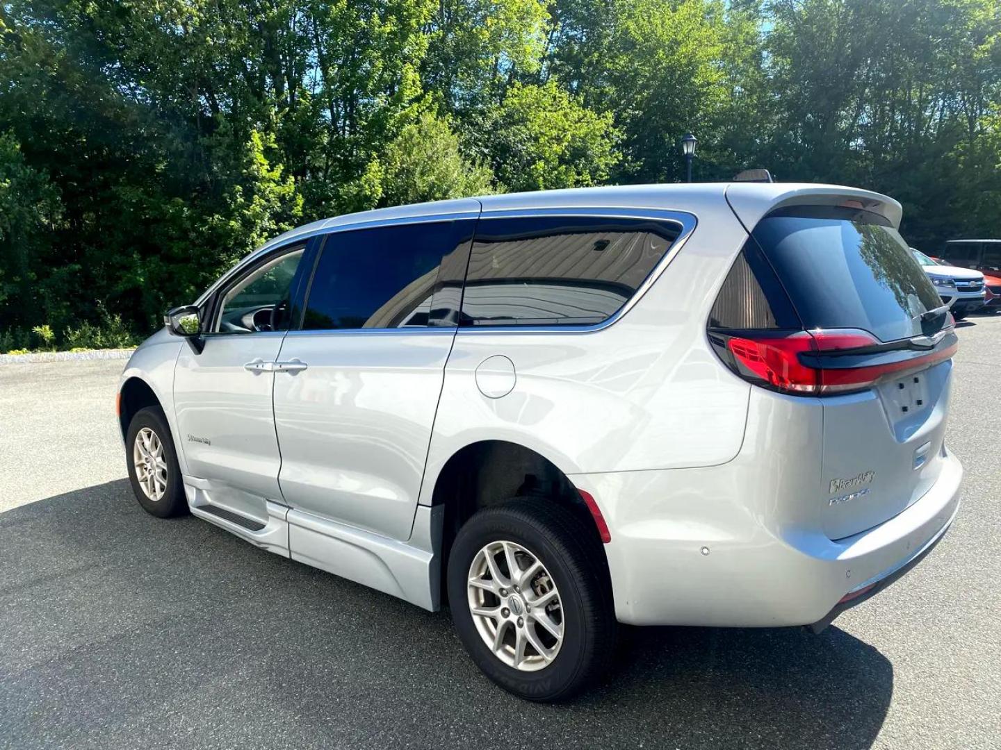 2024 Chrysler Pacifica Touring L (2C4RC1BG6RR) with an 3.6L V6 DOHC 24V engine, 9A transmission, located at 215 Milton St, Dedham, MA, 02026, (781) 329-5144, 42.241905, -71.157295 - Prices on all vehicles do not include $299.95 Documentation fee, as well as Massachusetts sales tax, Registration, Title Fee and State inspection. We try our hardest to be as accurate in our descriptions as possible. ASPI Motor Cars is not responsible for errors in listings by 3rd party vendors. Ple - Photo#7