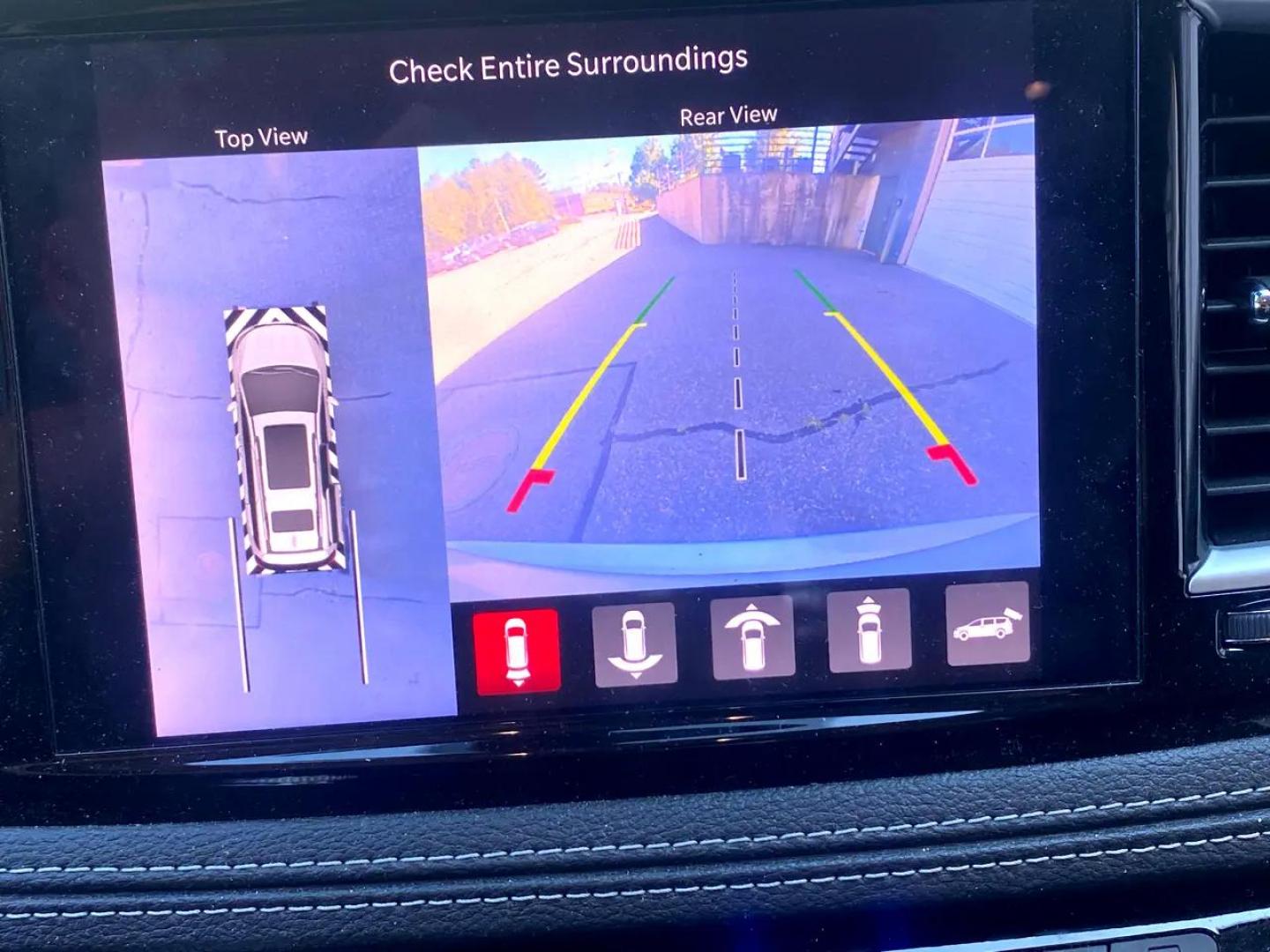 2024 Chrysler Pacifica Touring L (2C4RC1BG6RR) with an 3.6L V6 DOHC 24V engine, 9A transmission, located at 215 Milton St, Dedham, MA, 02026, (781) 329-5144, 42.241905, -71.157295 - Prices on all vehicles do not include $299.95 Documentation fee, as well as Massachusetts sales tax, Registration, Title Fee and State inspection. We try our hardest to be as accurate in our descriptions as possible. ASPI Motor Cars is not responsible for errors in listings by 3rd party vendors. Ple - Photo#19