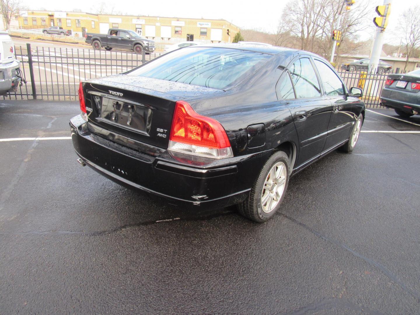 2006 BLACK /BLACK Volvo S60 2.5T AWD (YV1RH592362) with an 2.5L L5 DOHC 20V TURBO engine, 5-Speed Automatic transmission, located at 215 Milton St, Dedham, MA, 02026, (781) 329-5144, 42.241905, -71.157295 - Photo#6
