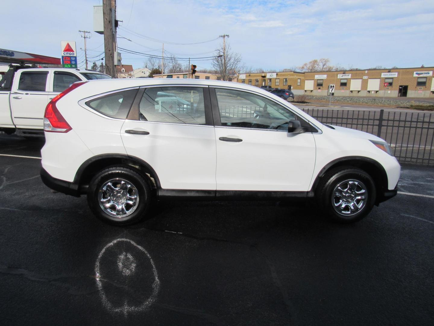 2012 Honda CR-V LX 4WD 5-Speed AT (2HKRM4H38CH) with an 2.4L L4 DOHC 16V engine, 5-Speed Automatic transmission, located at 215 Milton St, Dedham, MA, 02026, (781) 329-5144, 42.241905, -71.157295 - Photo#7