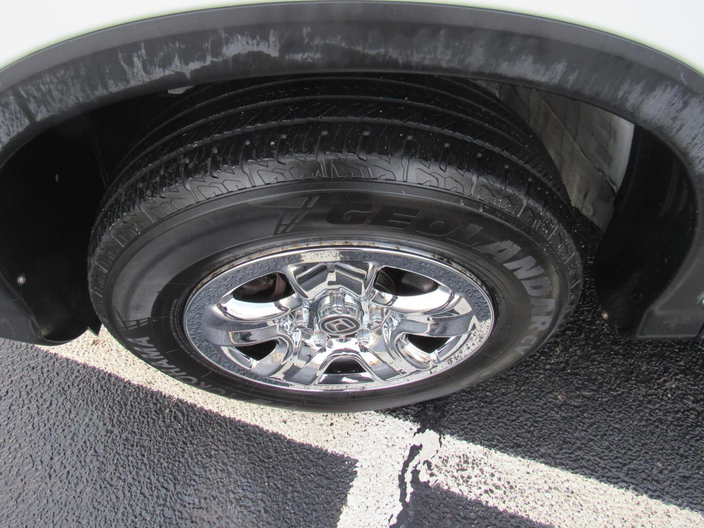 2012 Honda CR-V LX 4WD 5-Speed AT (2HKRM4H38CH) with an 2.4L L4 DOHC 16V engine, 5-Speed Automatic transmission, located at 215 Milton St, Dedham, MA, 02026, (781) 329-5144, 42.241905, -71.157295 - Photo#10