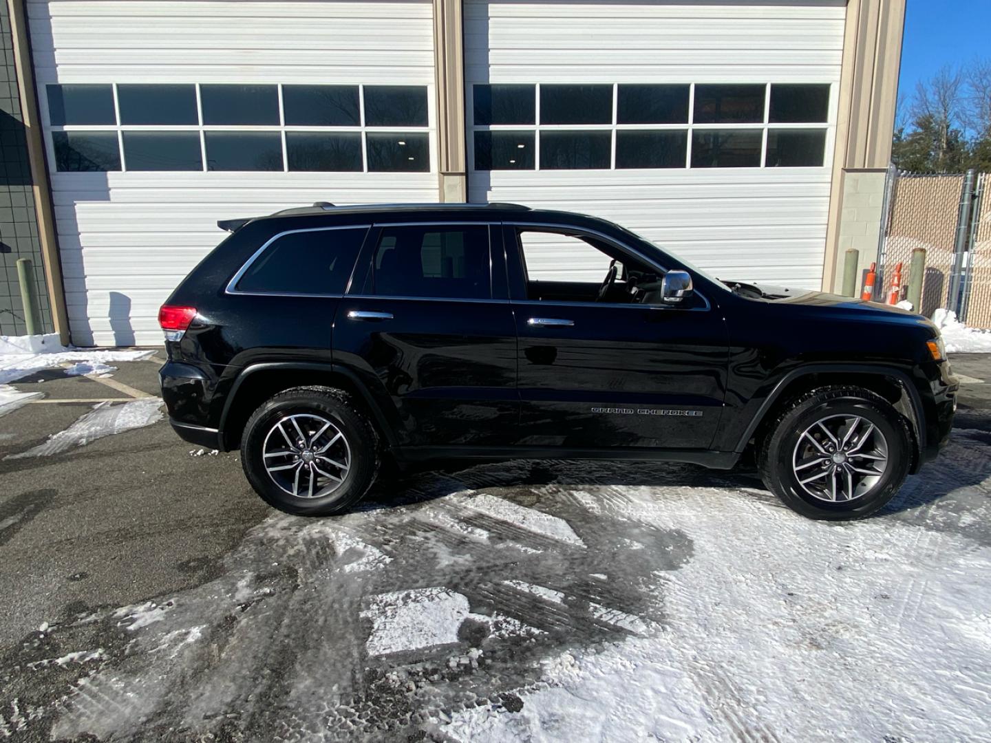 2019 BLACK /Black Jeep Grand Cherokee Limited 4WD (1C4RJFBGXKC) with an 3.6L V6 DOHC 24V engine, Automatic transmission, located at 215 Milton St, Dedham, MA, 02026, (781) 329-5144, 42.241905, -71.157295 - Step into this sleek 2019 Jeep Grand Cherokee, where luxury meets adventure. With a vehicle history report readily available, you can have peace of mind as you hit the road in style. Buckle up and feel the power under the hood as you cruise down the highway, knowing that safety is a top priority wit - Photo#1