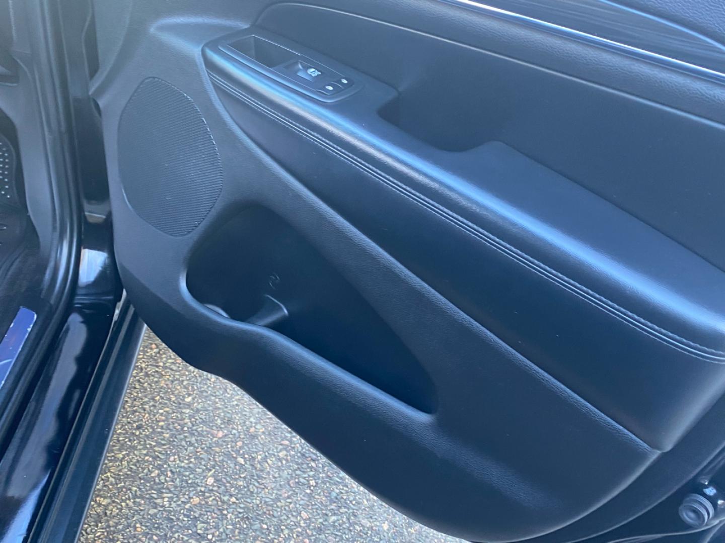 2019 BLACK /Black Jeep Grand Cherokee Limited 4WD (1C4RJFBGXKC) with an 3.6L V6 DOHC 24V engine, Automatic transmission, located at 215 Milton St, Dedham, MA, 02026, (781) 329-5144, 42.241905, -71.157295 - Step into this sleek 2019 Jeep Grand Cherokee, where luxury meets adventure. With a vehicle history report readily available, you can have peace of mind as you hit the road in style. Buckle up and feel the power under the hood as you cruise down the highway, knowing that safety is a top priority wit - Photo#15