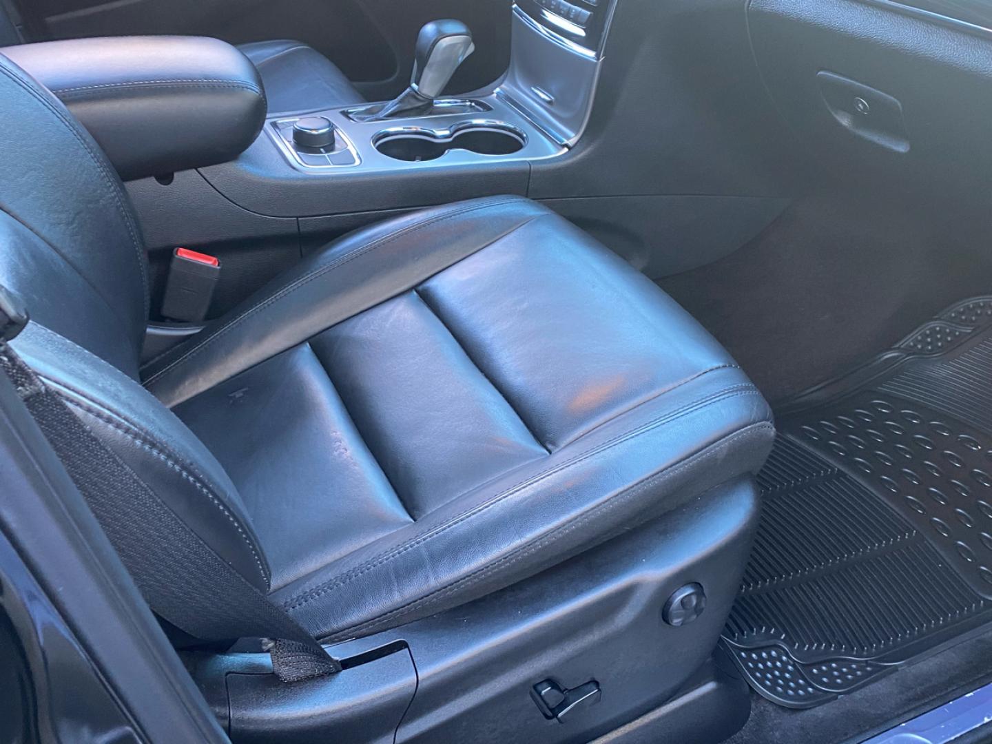 2019 BLACK /Black Jeep Grand Cherokee Limited 4WD (1C4RJFBGXKC) with an 3.6L V6 DOHC 24V engine, Automatic transmission, located at 215 Milton St, Dedham, MA, 02026, (781) 329-5144, 42.241905, -71.157295 - Step into this sleek 2019 Jeep Grand Cherokee, where luxury meets adventure. With a vehicle history report readily available, you can have peace of mind as you hit the road in style. Buckle up and feel the power under the hood as you cruise down the highway, knowing that safety is a top priority wit - Photo#13