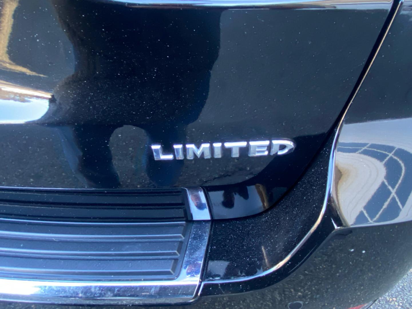 2019 BLACK /Black Jeep Grand Cherokee Limited 4WD (1C4RJFBGXKC) with an 3.6L V6 DOHC 24V engine, Automatic transmission, located at 215 Milton St, Dedham, MA, 02026, (781) 329-5144, 42.241905, -71.157295 - Step into this sleek 2019 Jeep Grand Cherokee, where luxury meets adventure. With a vehicle history report readily available, you can have peace of mind as you hit the road in style. Buckle up and feel the power under the hood as you cruise down the highway, knowing that safety is a top priority wit - Photo#23